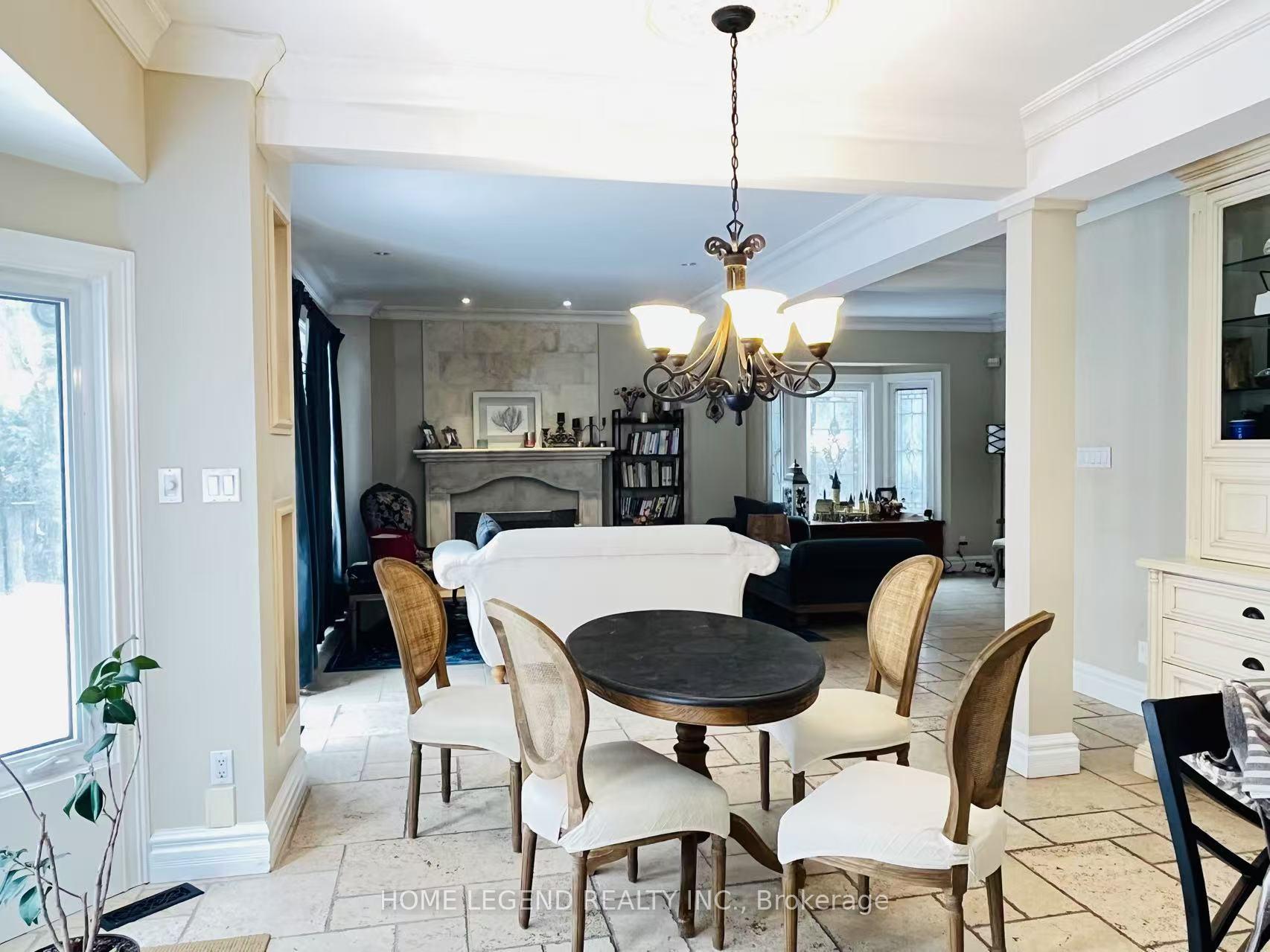 Photo 3 of 34 Harpers croft, Markham, Unionville — HOMEH