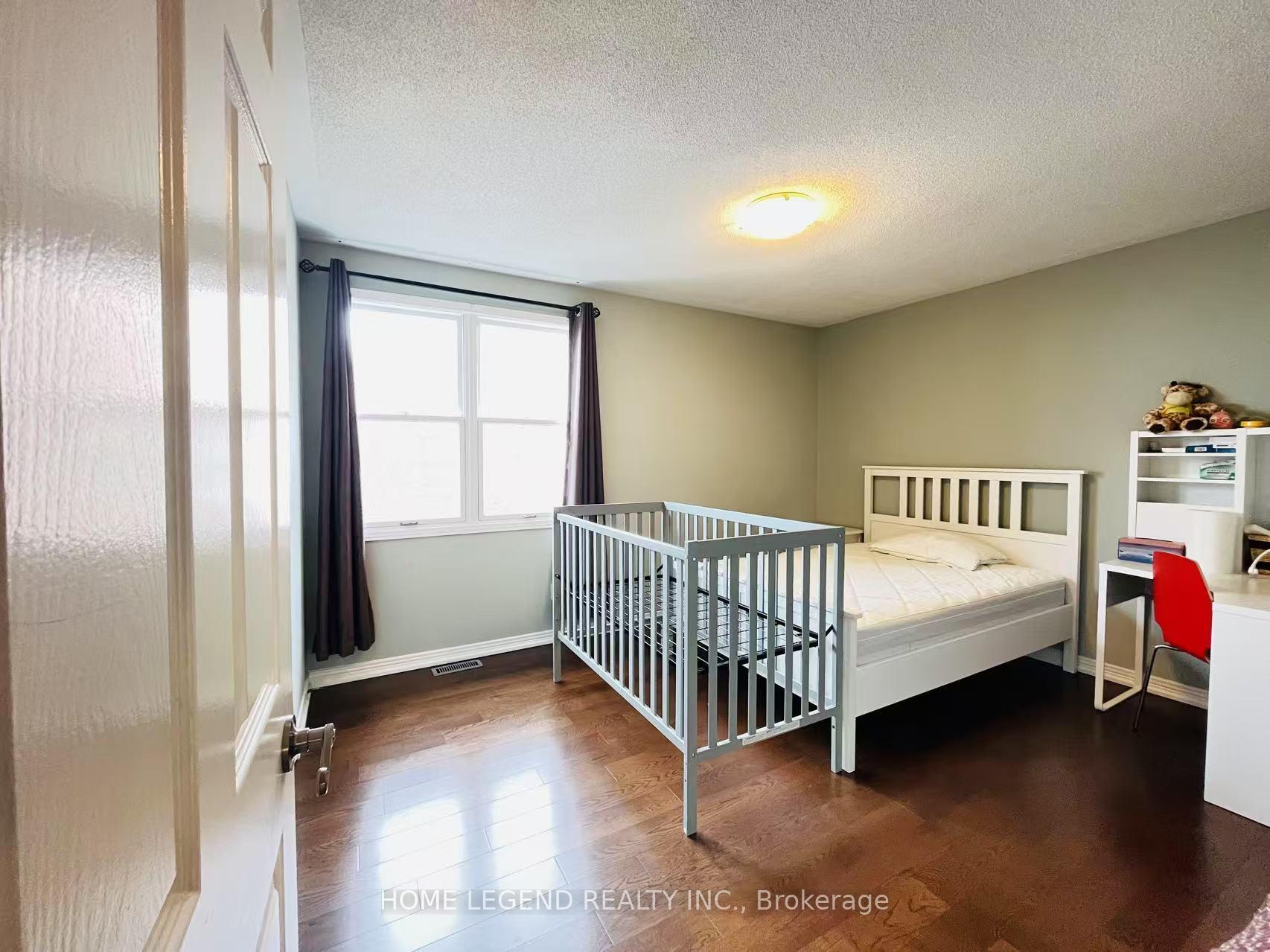 Photo 11 of 34 Harpers croft, Markham, Unionville — HOMEH