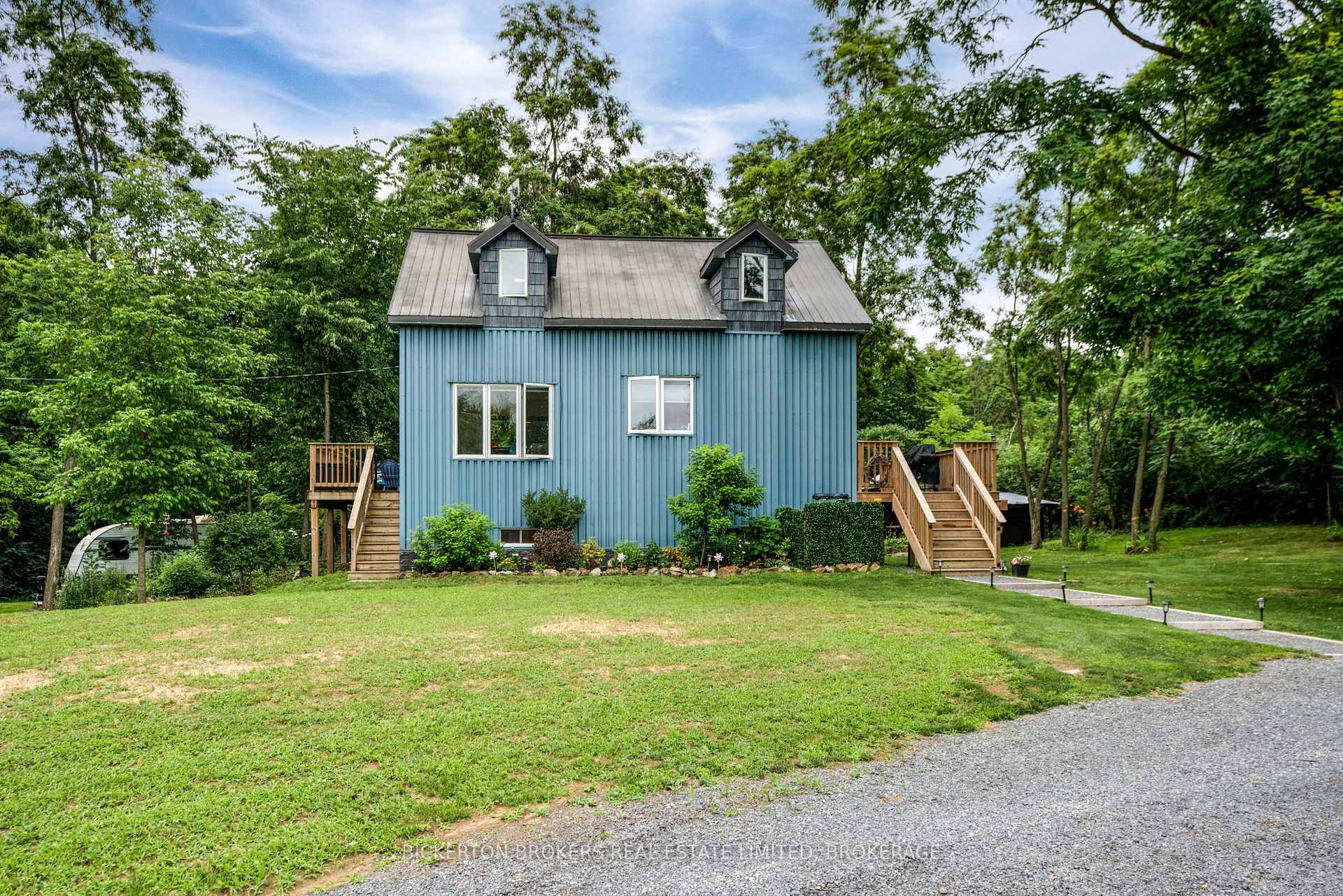 Front of 971 Fortune Line Road N