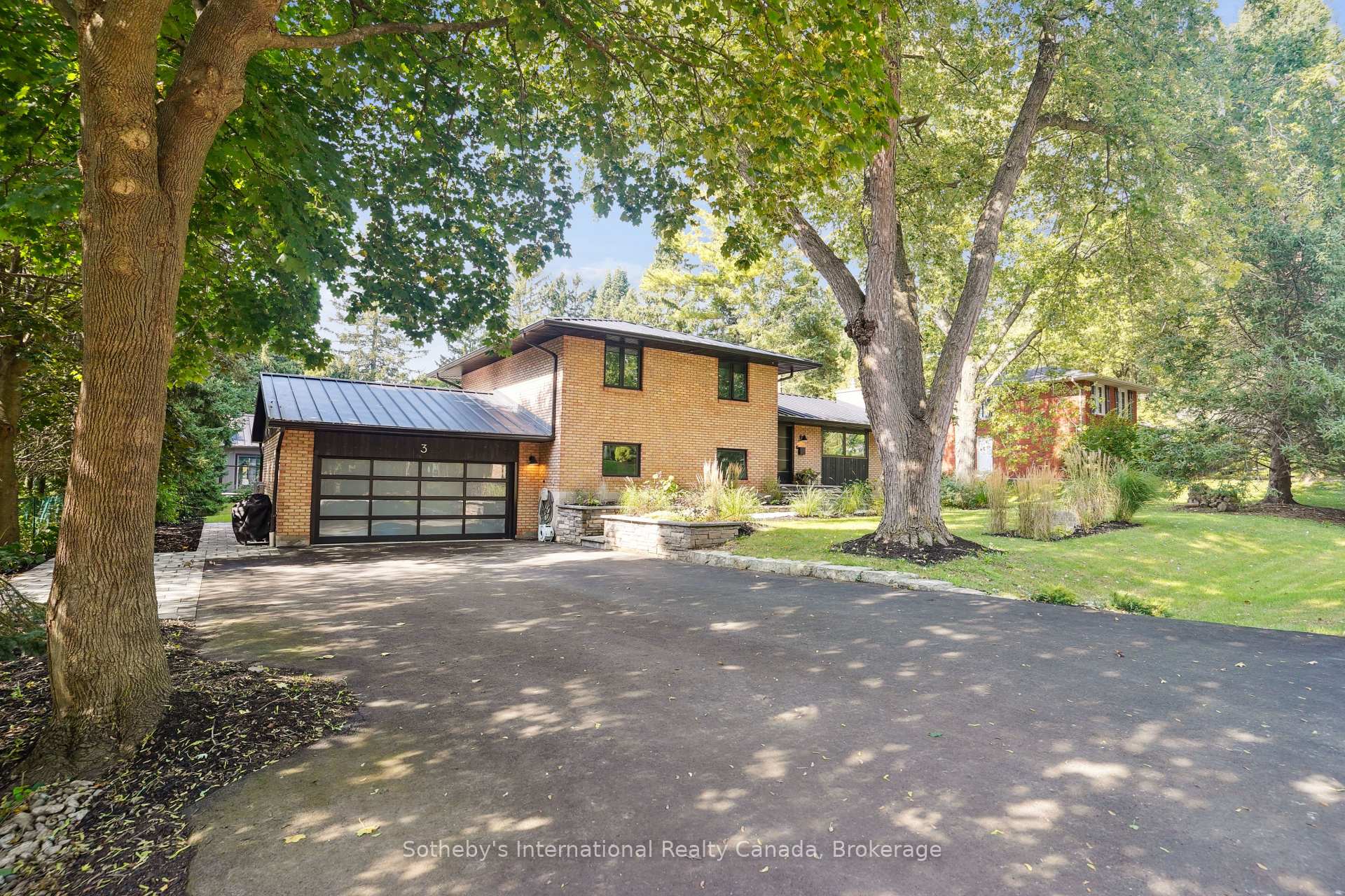 Photo 2 of 3 Forest Avenue, Hamilton, Greensville — HOMEH