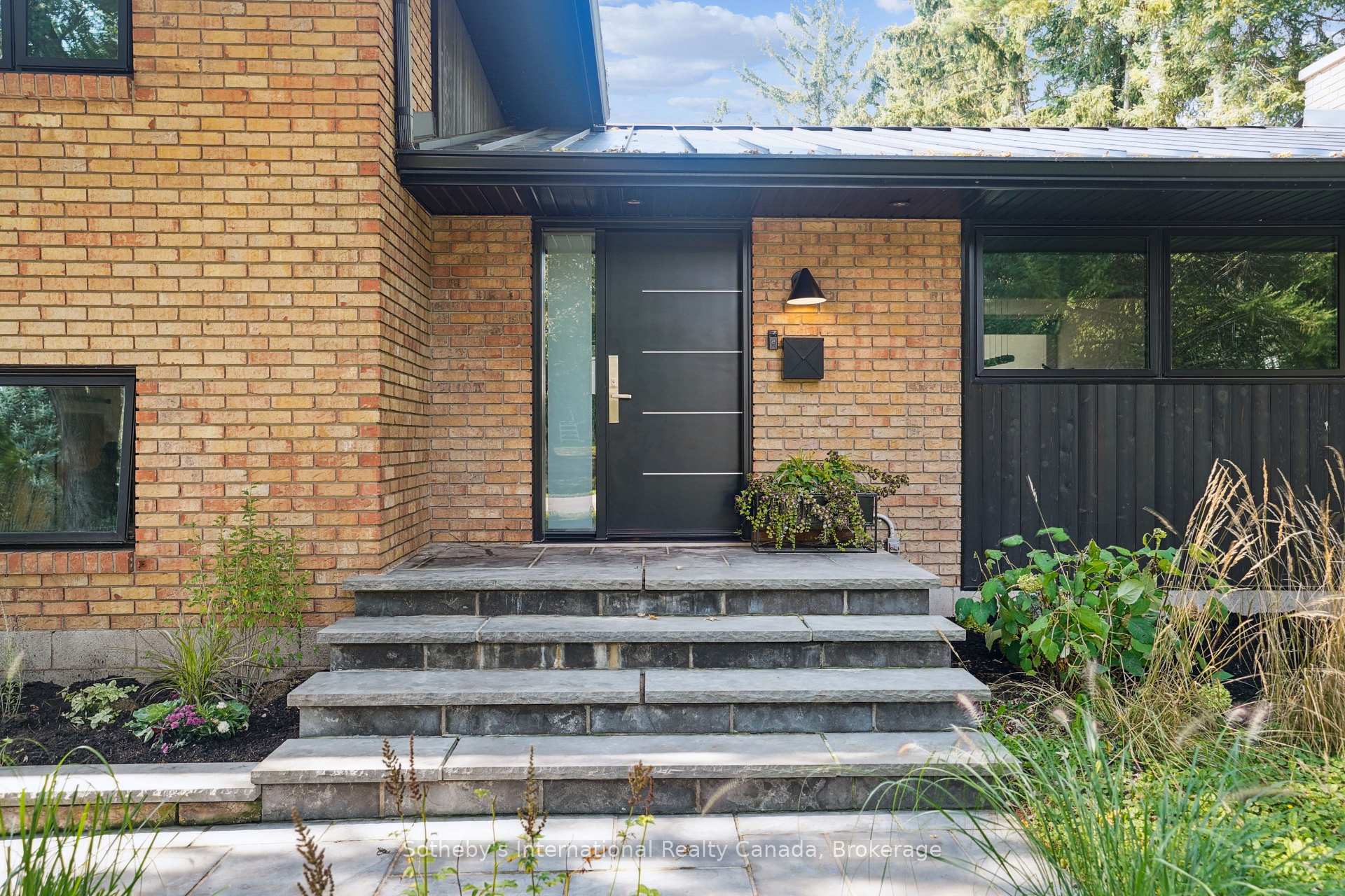 Photo 8 of 3 Forest Avenue, Hamilton, Greensville — HOMEH