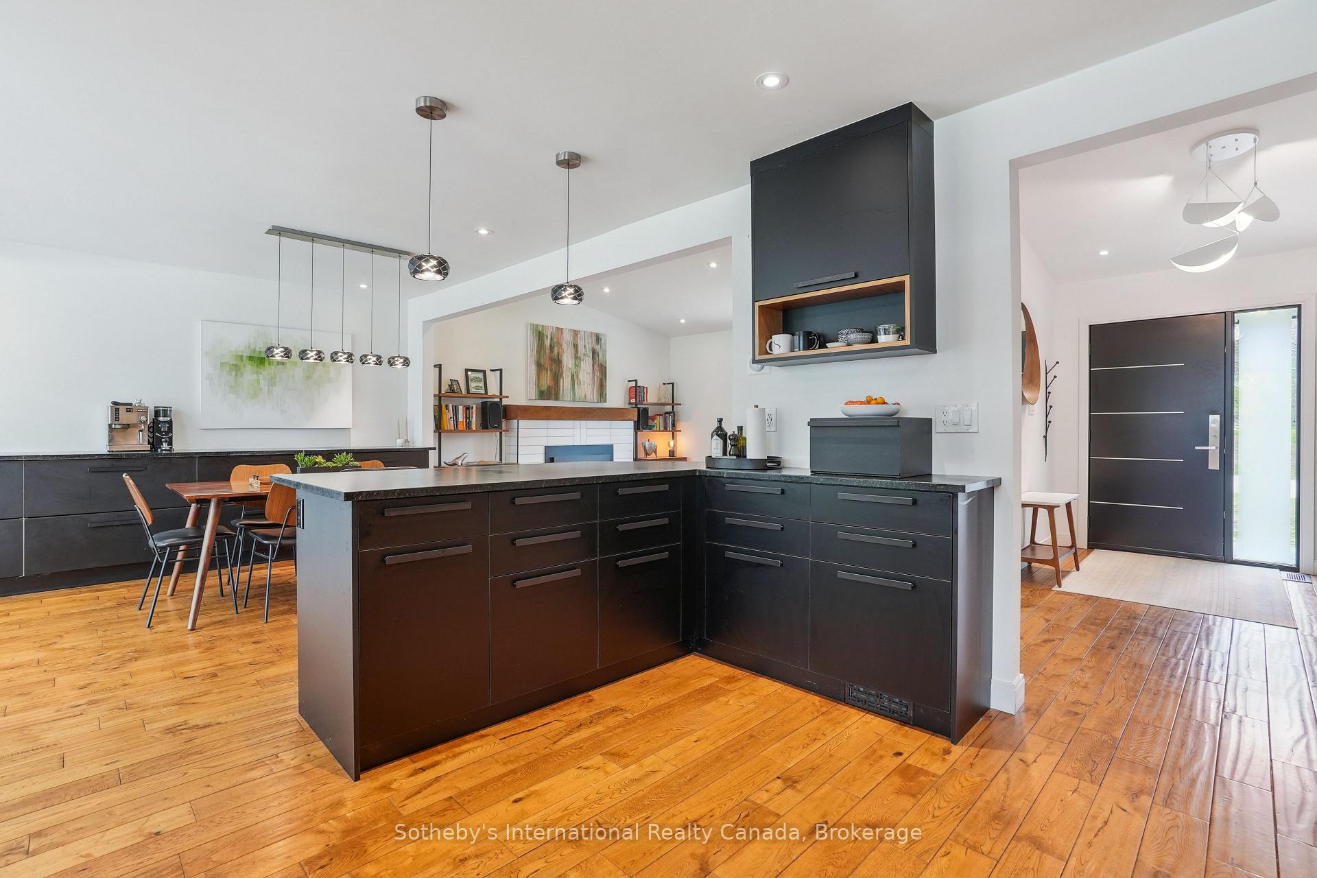 Photo 15 of 3 Forest Avenue, Hamilton, Greensville — HOMEH
