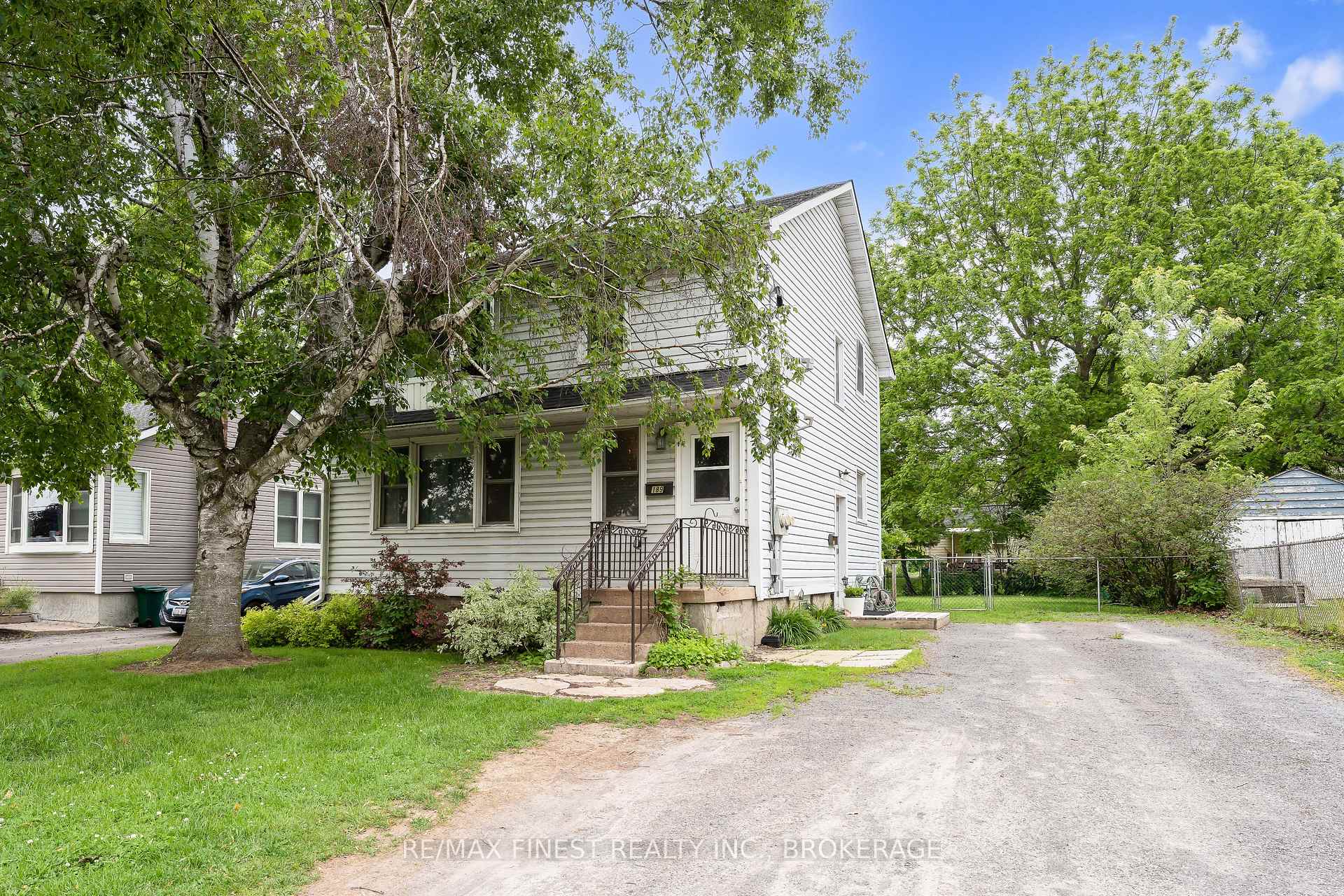 Photo 2 of 189 Hawthorne Avenue, Kingston, West of Sir John A. Blvd — HOMEH