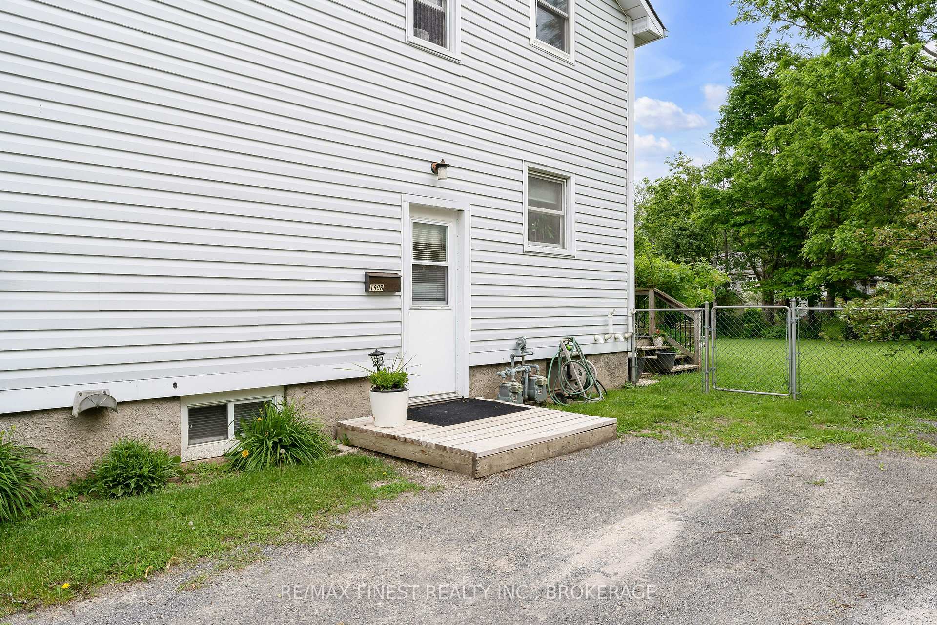Photo 6 of 189 Hawthorne Avenue, Kingston, West of Sir John A. Blvd — HOMEH