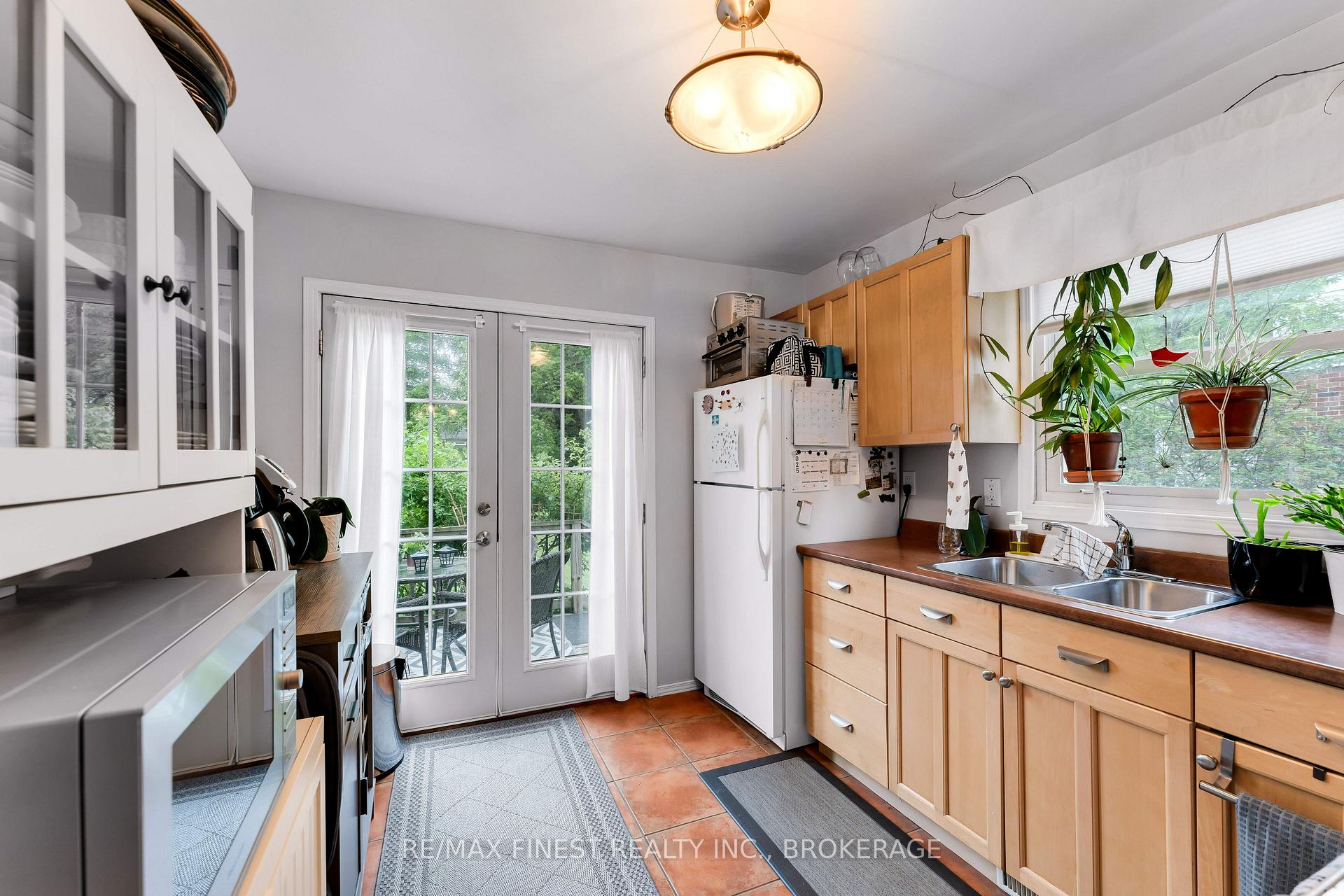 Photo 10 of 189 Hawthorne Avenue, Kingston, West of Sir John A. Blvd — HOMEH