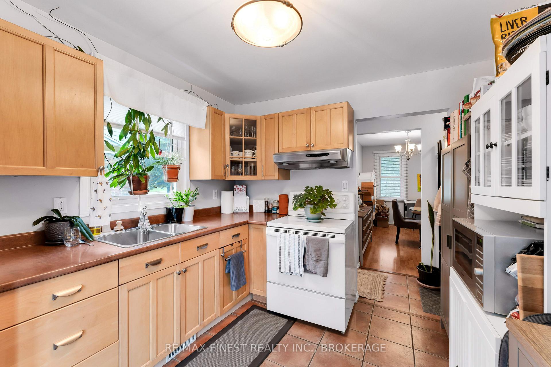 Photo 16 of 189 Hawthorne Avenue, Kingston, West of Sir John A. Blvd — HOMEH