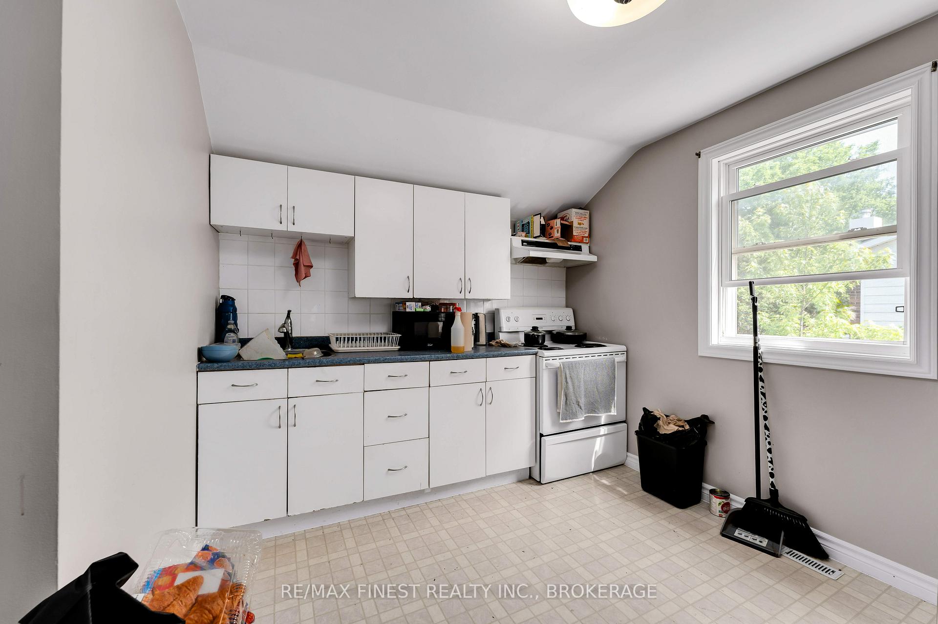 Photo 29 of 189 Hawthorne Avenue, Kingston, West of Sir John A. Blvd — HOMEH