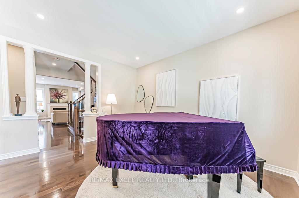 Photo 11 of 161 Hazelton Avenue, Markham, Victoria Manor-Jennings Gate — HOMEH