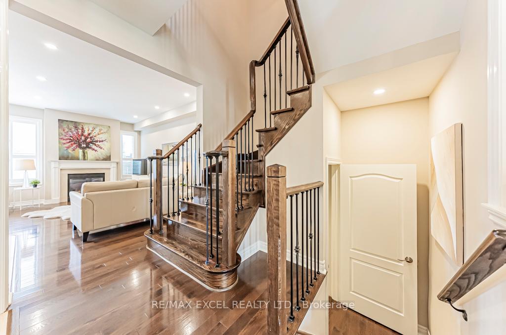 Photo 8 of 161 Hazelton Avenue, Markham, Victoria Manor-Jennings Gate — HOMEH