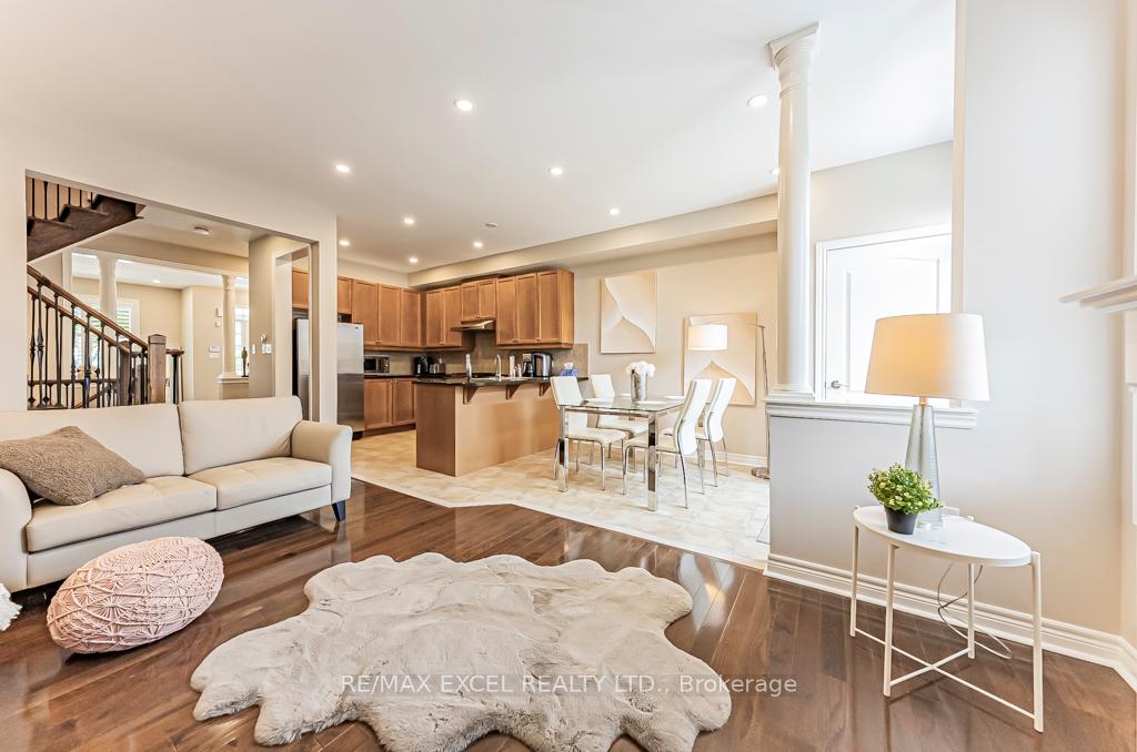 Photo 10 of 161 Hazelton Avenue, Markham, Victoria Manor-Jennings Gate — HOMEH