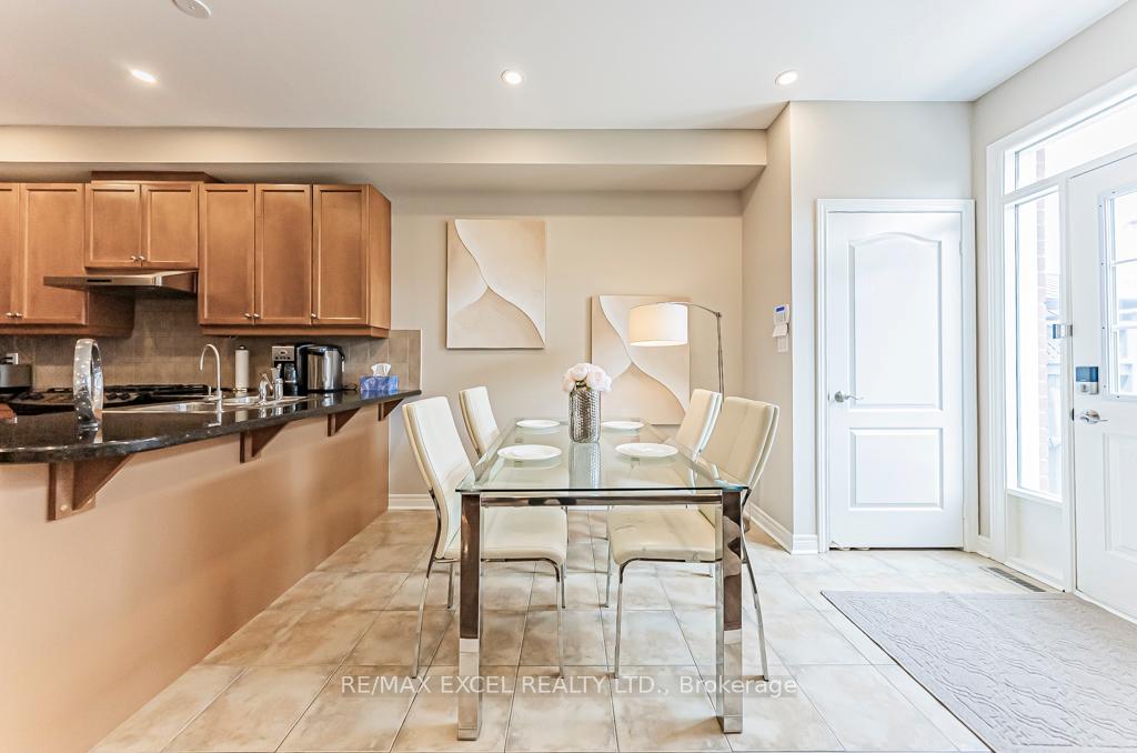 Photo 13 of 161 Hazelton Avenue, Markham, Victoria Manor-Jennings Gate — HOMEH