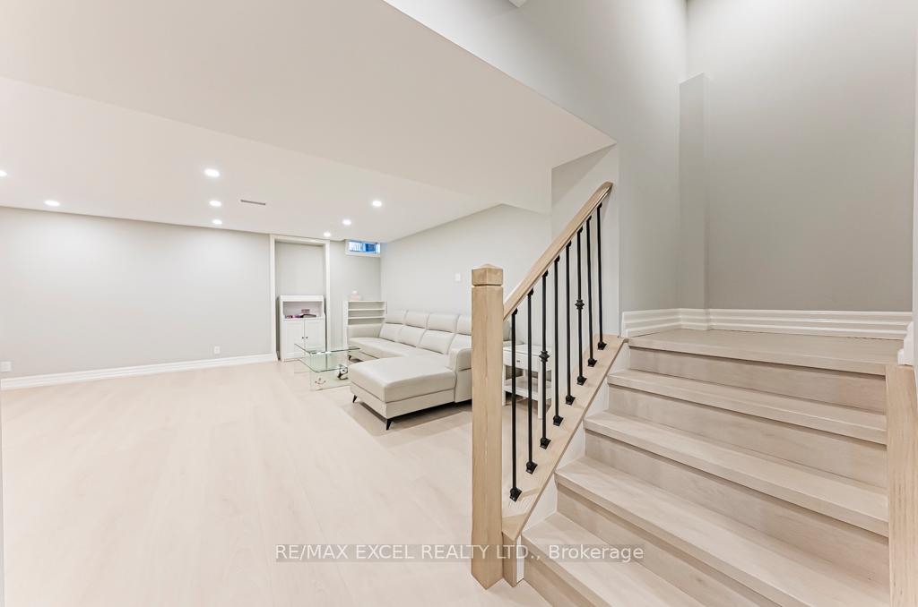 Photo 30 of 161 Hazelton Avenue, Markham, Victoria Manor-Jennings Gate — HOMEH