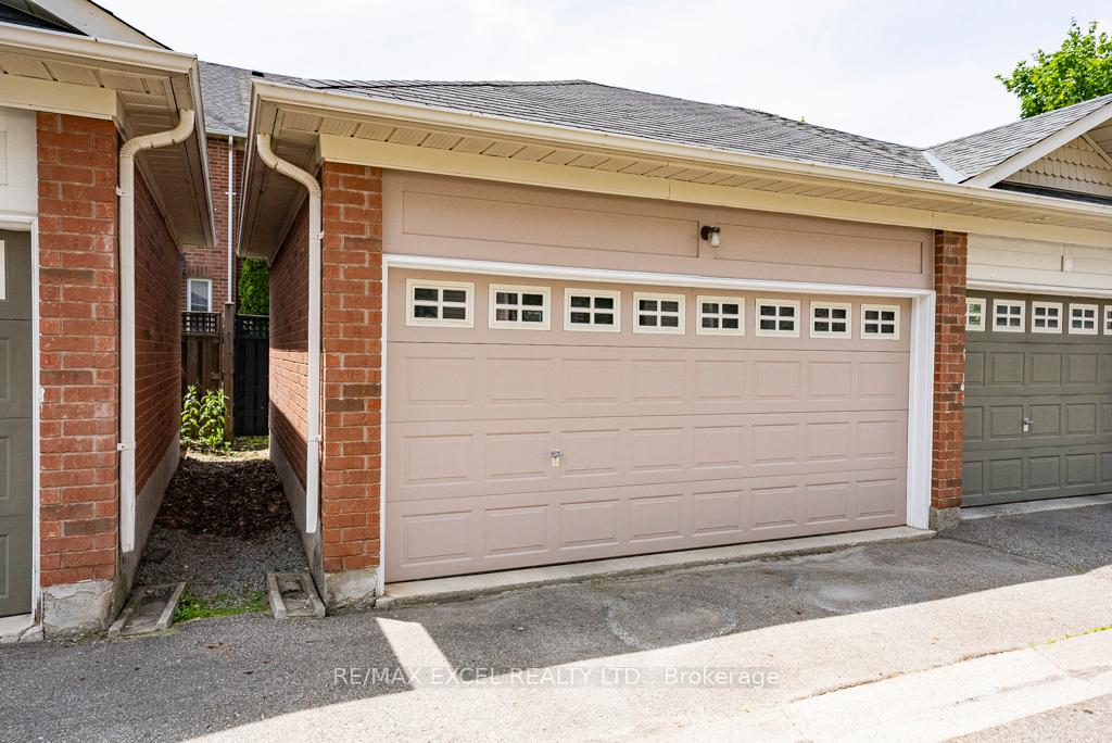 Photo 40 of 161 Hazelton Avenue, Markham, Victoria Manor-Jennings Gate — HOMEH