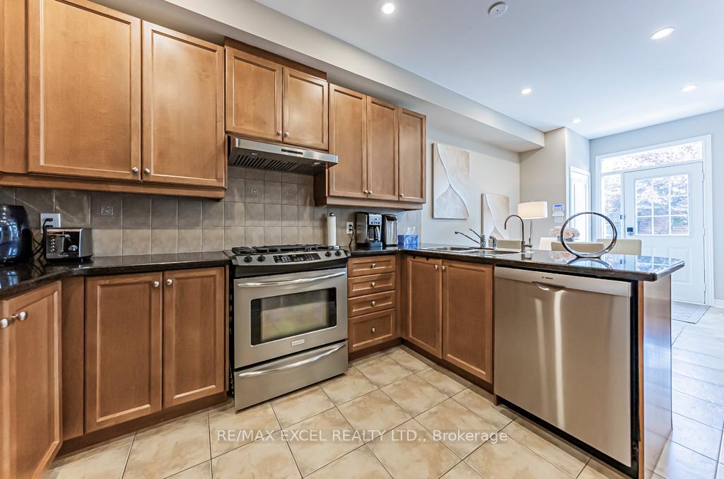 Photo 45 of 161 Hazelton Avenue, Markham, Victoria Manor-Jennings Gate — HOMEH