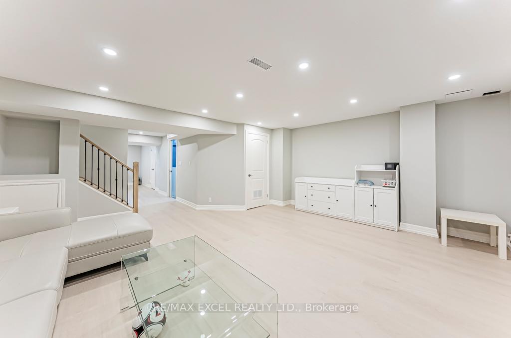 Photo 48 of 161 Hazelton Avenue, Markham, Victoria Manor-Jennings Gate — HOMEH