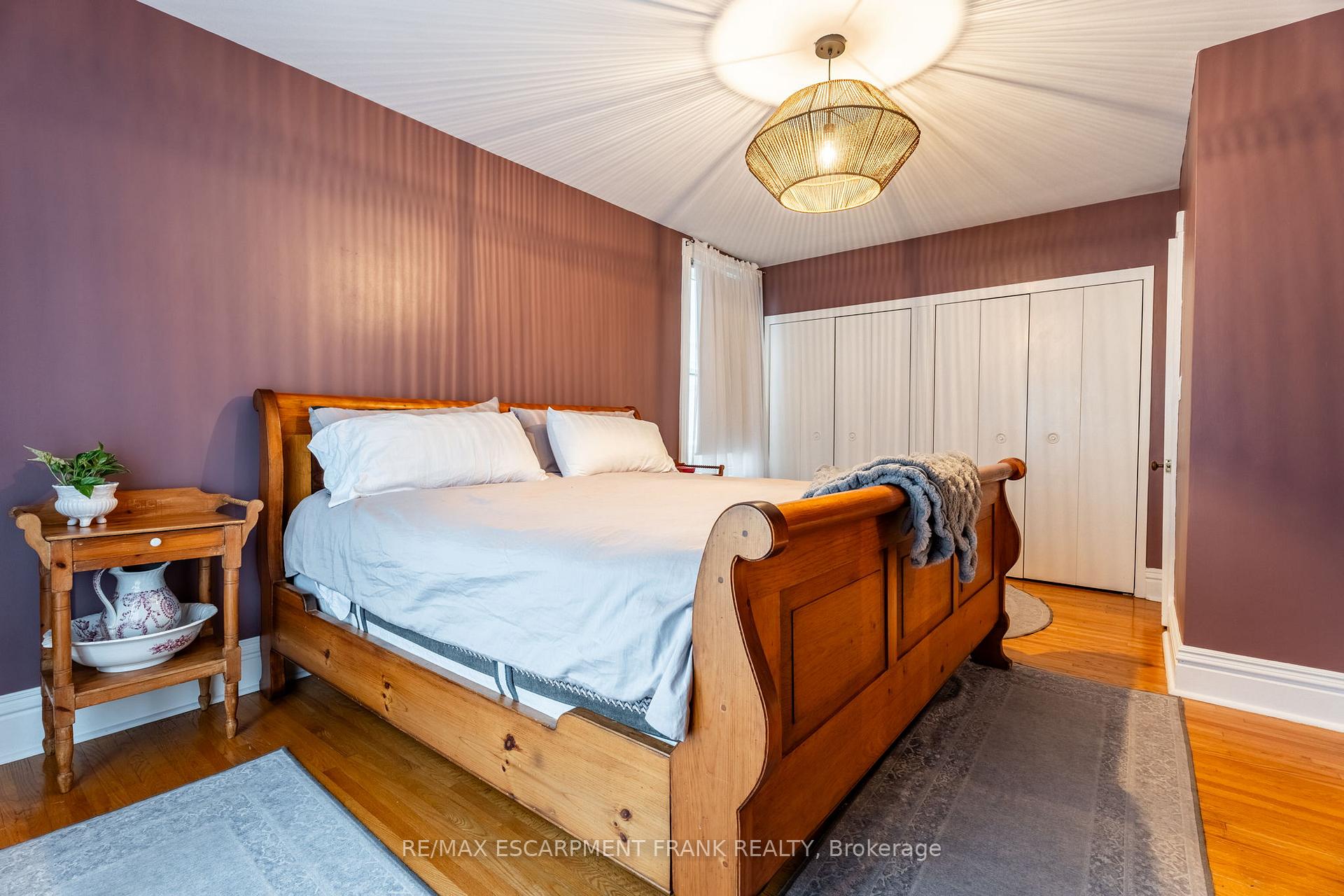 Photo 9 of 31 Mountain Park Avenue, Hamilton, Centremount — HOMEH