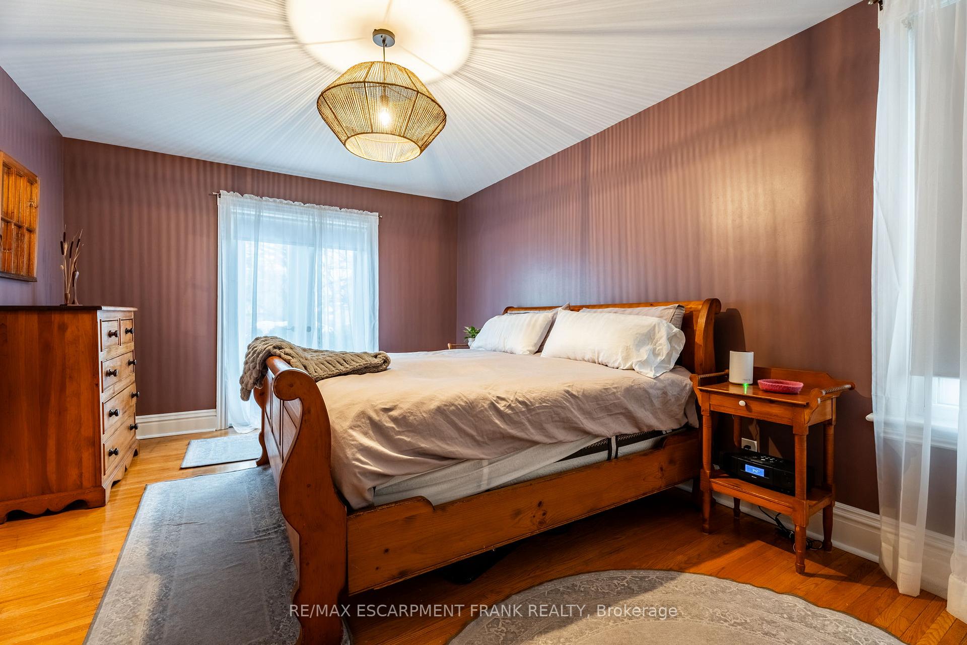Photo 6 of 31 Mountain Park Avenue, Hamilton, Centremount — HOMEH