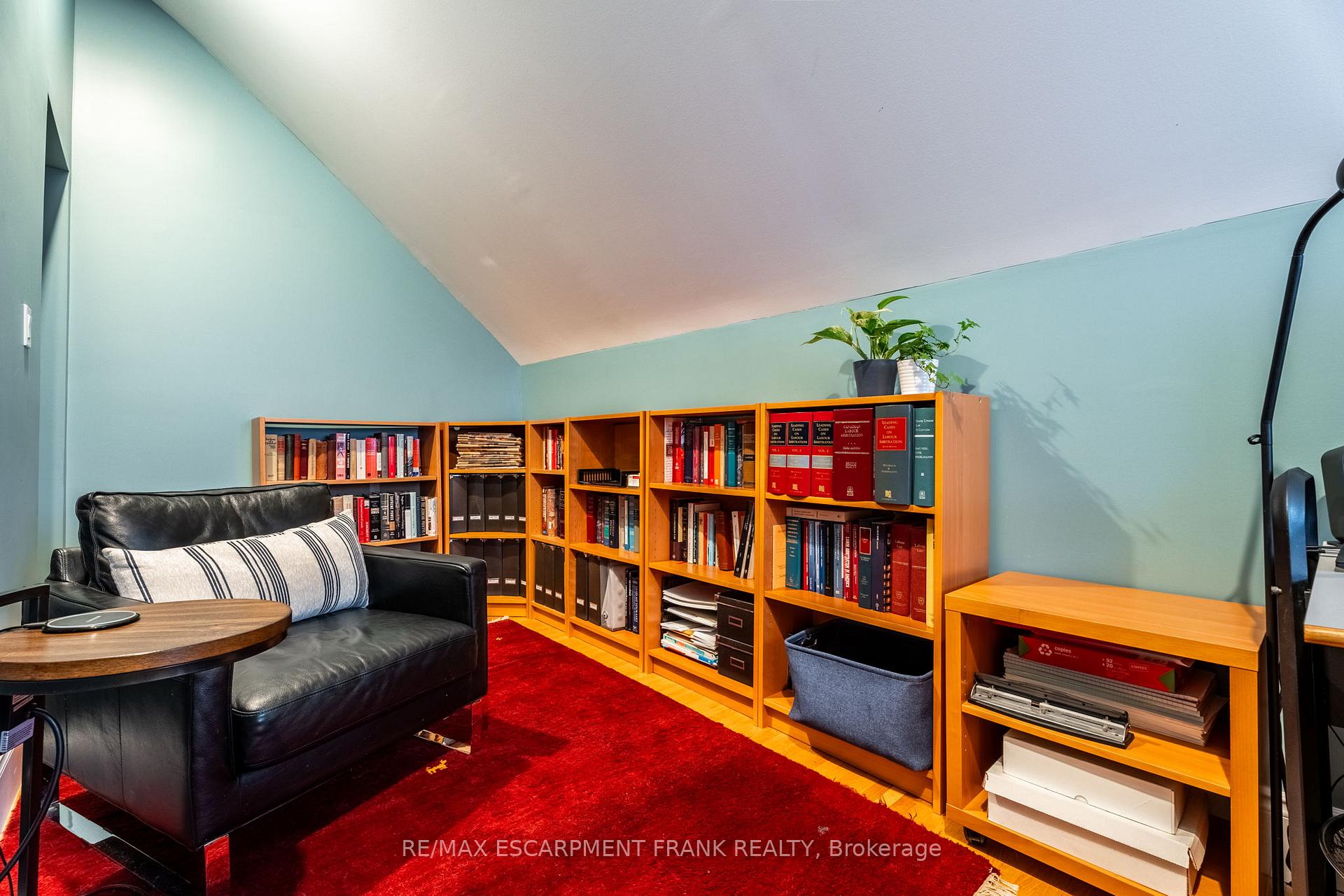 Photo 15 of 31 Mountain Park Avenue, Hamilton, Centremount — HOMEH