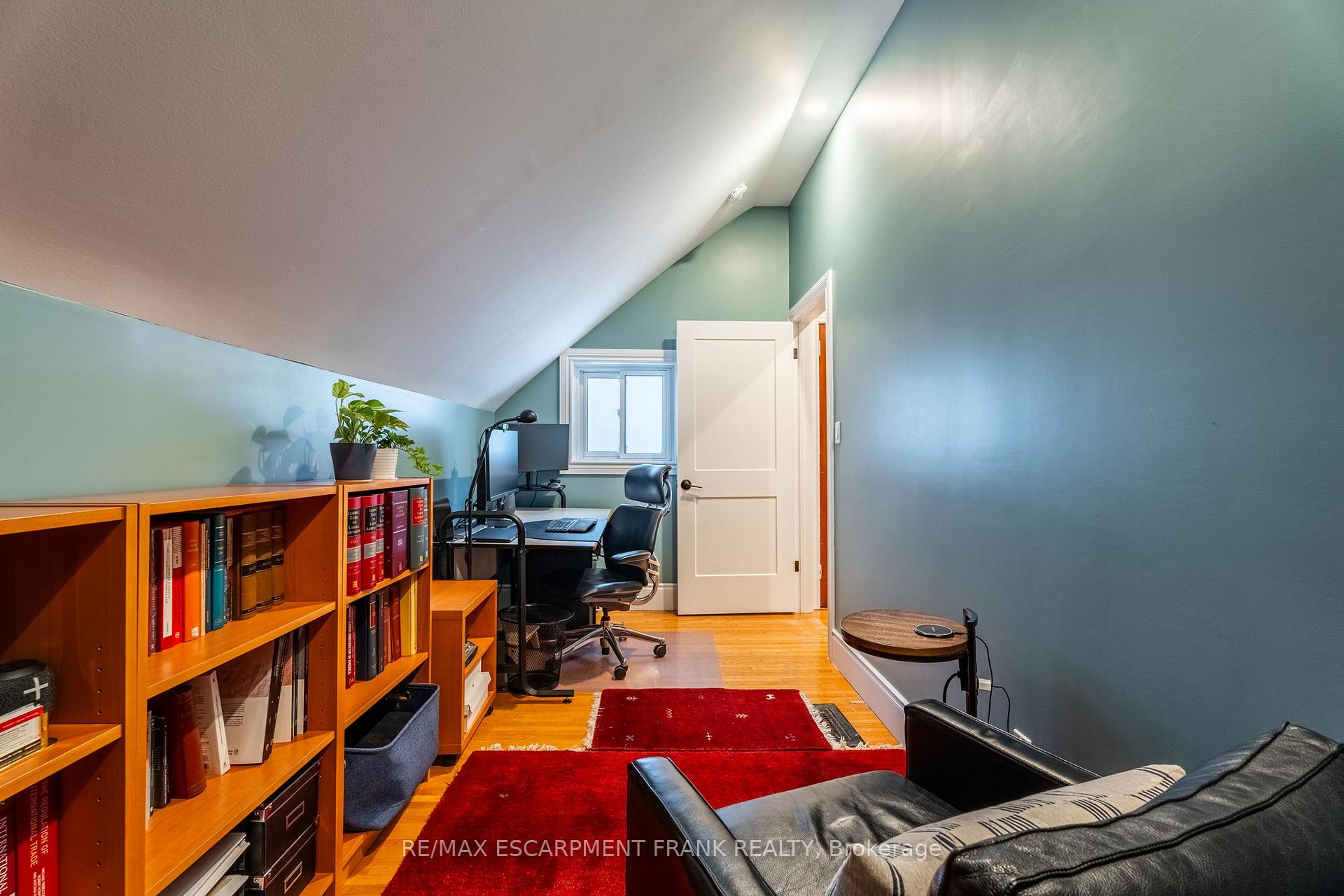 Photo 27 of 31 Mountain Park Avenue, Hamilton, Centremount — HOMEH