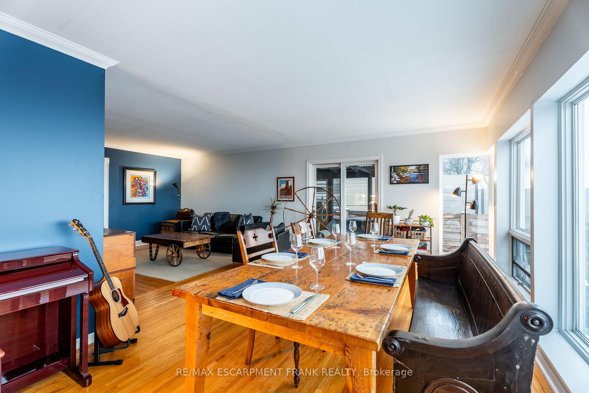 Photo 23 of 31 Mountain Park Avenue, Hamilton, Centremount — HOMEH