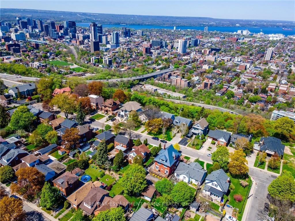Photo 37 of 31 Mountain Park Avenue, Hamilton, Centremount — HOMEH