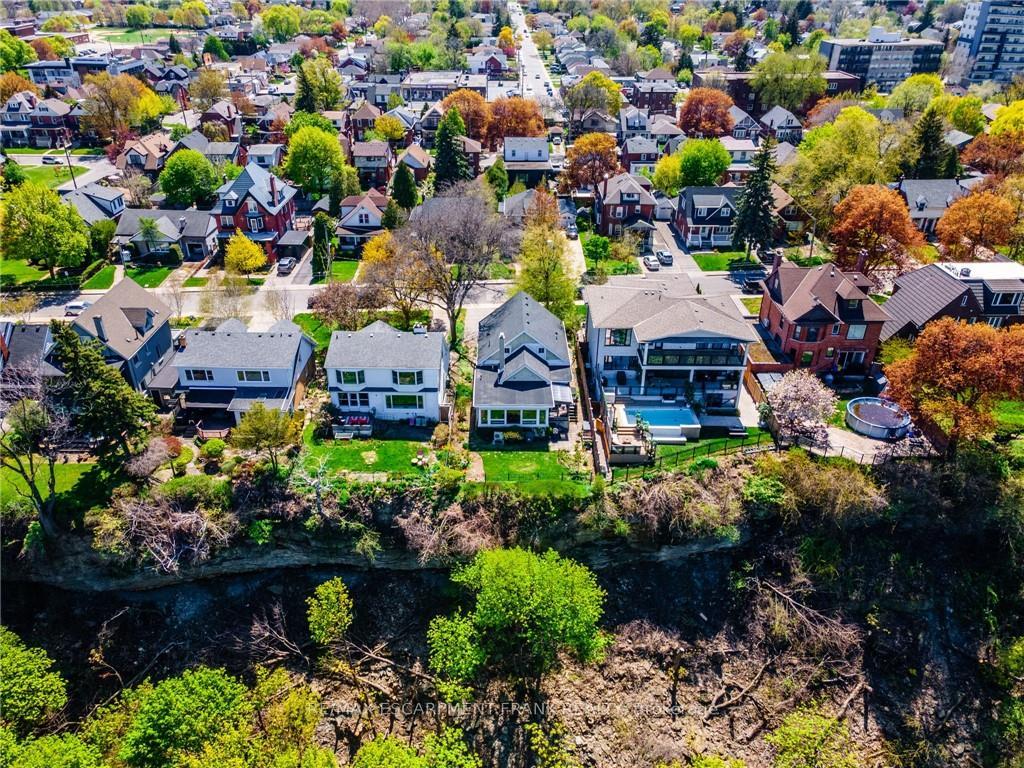 Photo 33 of 31 Mountain Park Avenue, Hamilton, Centremount — HOMEH
