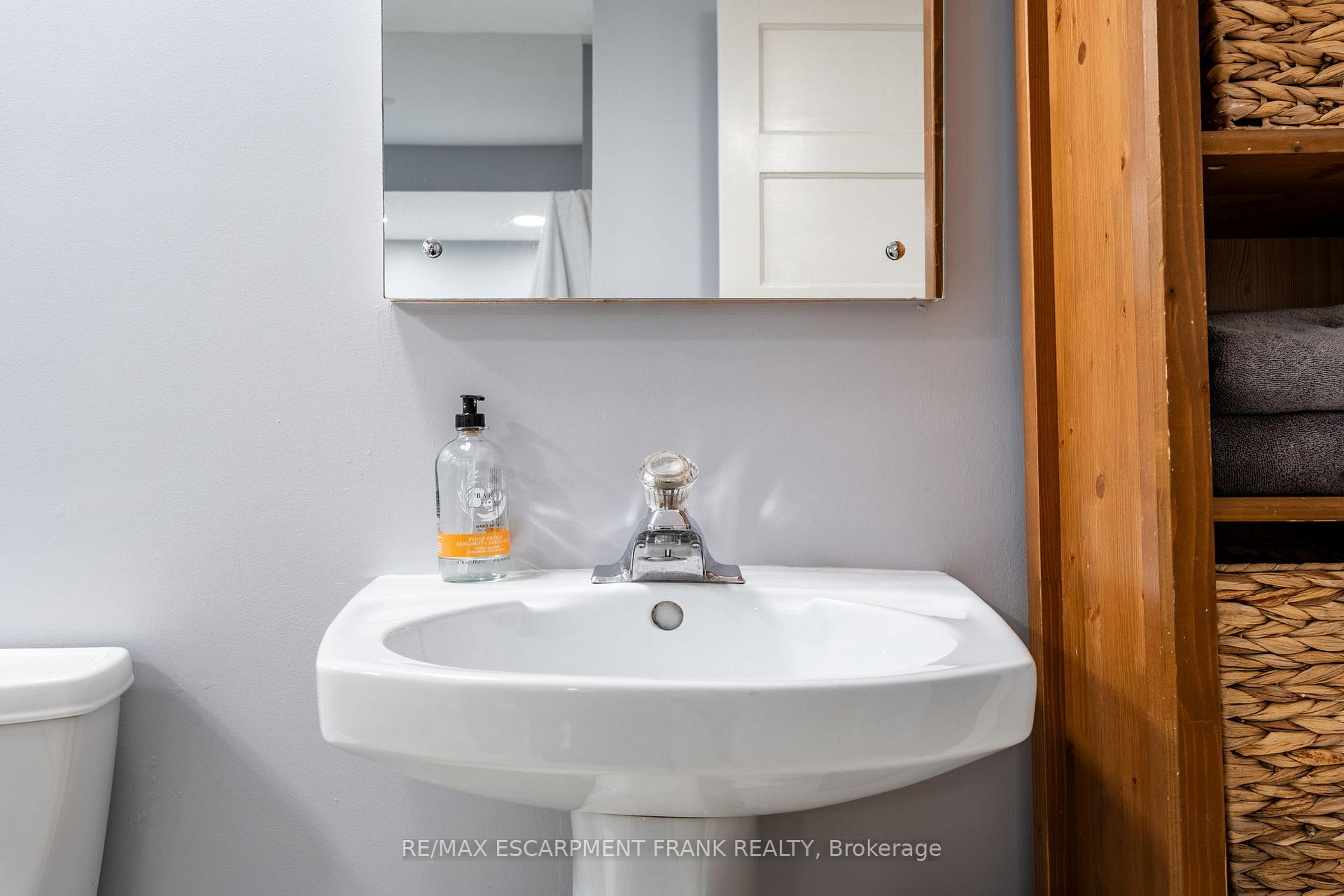 Photo 44 of 31 Mountain Park Avenue, Hamilton, Centremount — HOMEH
