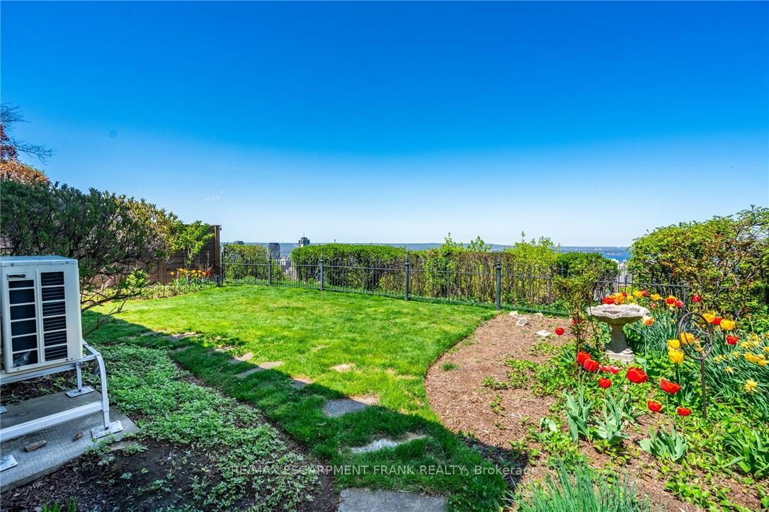 Photo 45 of 31 Mountain Park Avenue, Hamilton, Centremount — HOMEH