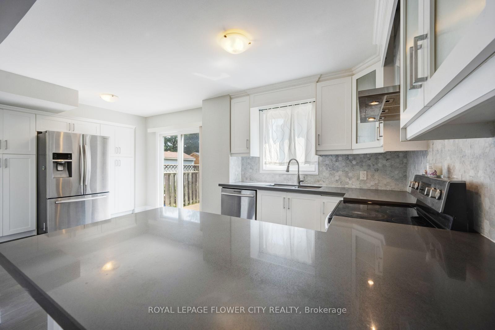 Photo 20 of 16 Ecclestone Drive, Brampton, Brampton West — HOMEH