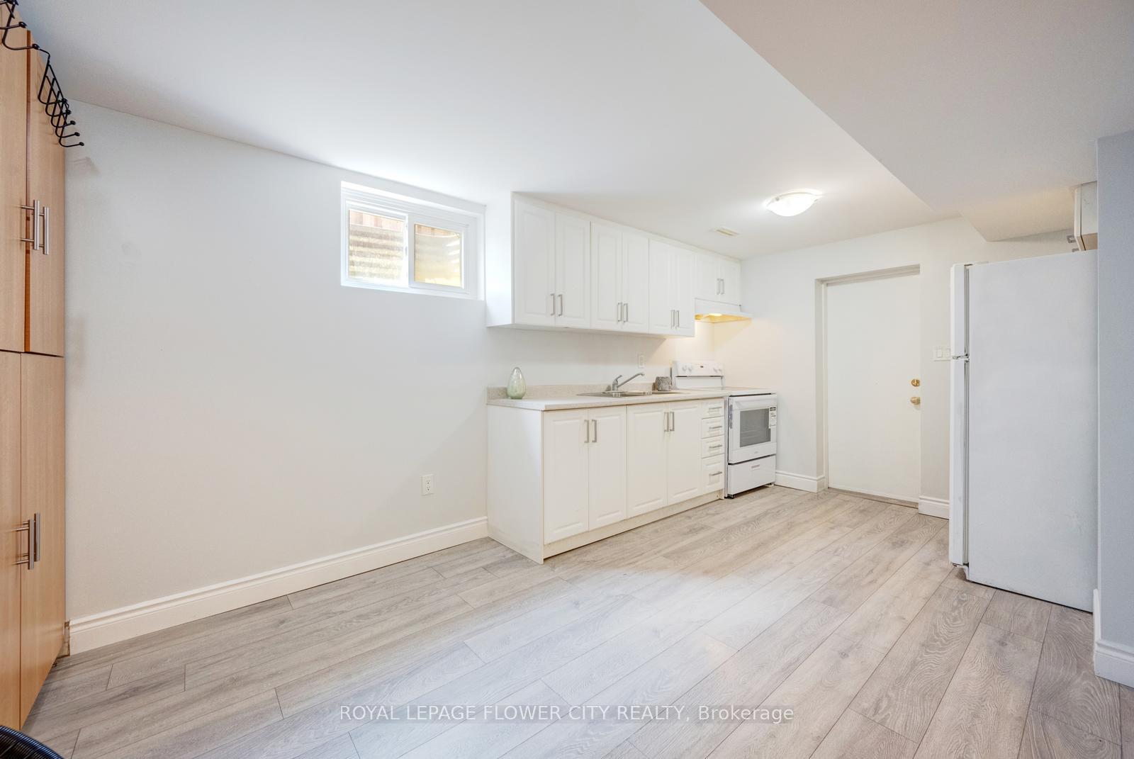 Photo 15 of 16 Ecclestone Drive, Brampton, Brampton West — HOMEH