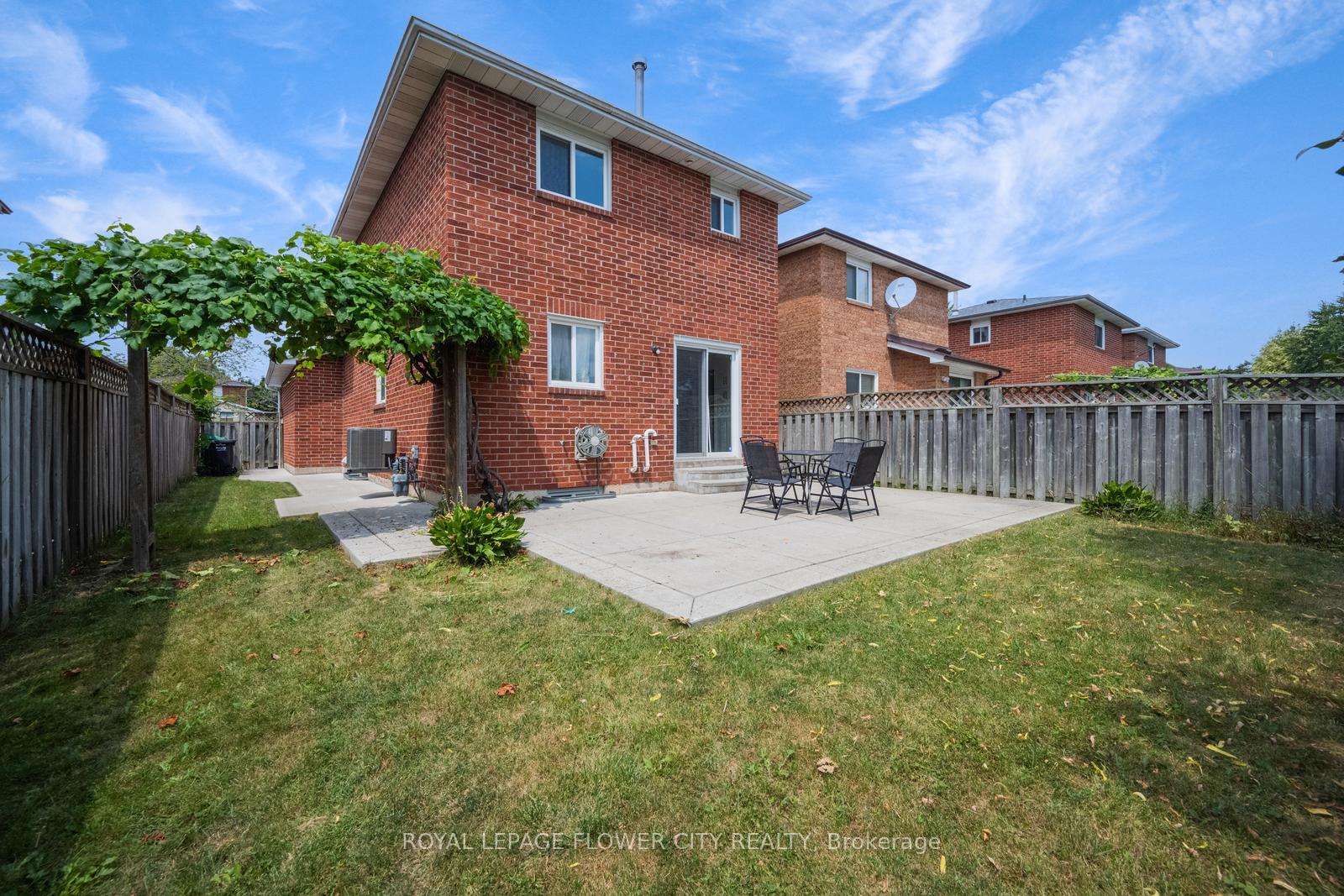 Photo 47 of 16 Ecclestone Drive, Brampton, Brampton West — HOMEH