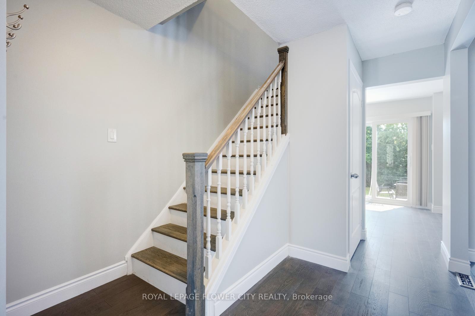Photo 42 of 16 Ecclestone Drive, Brampton, Brampton West — HOMEH