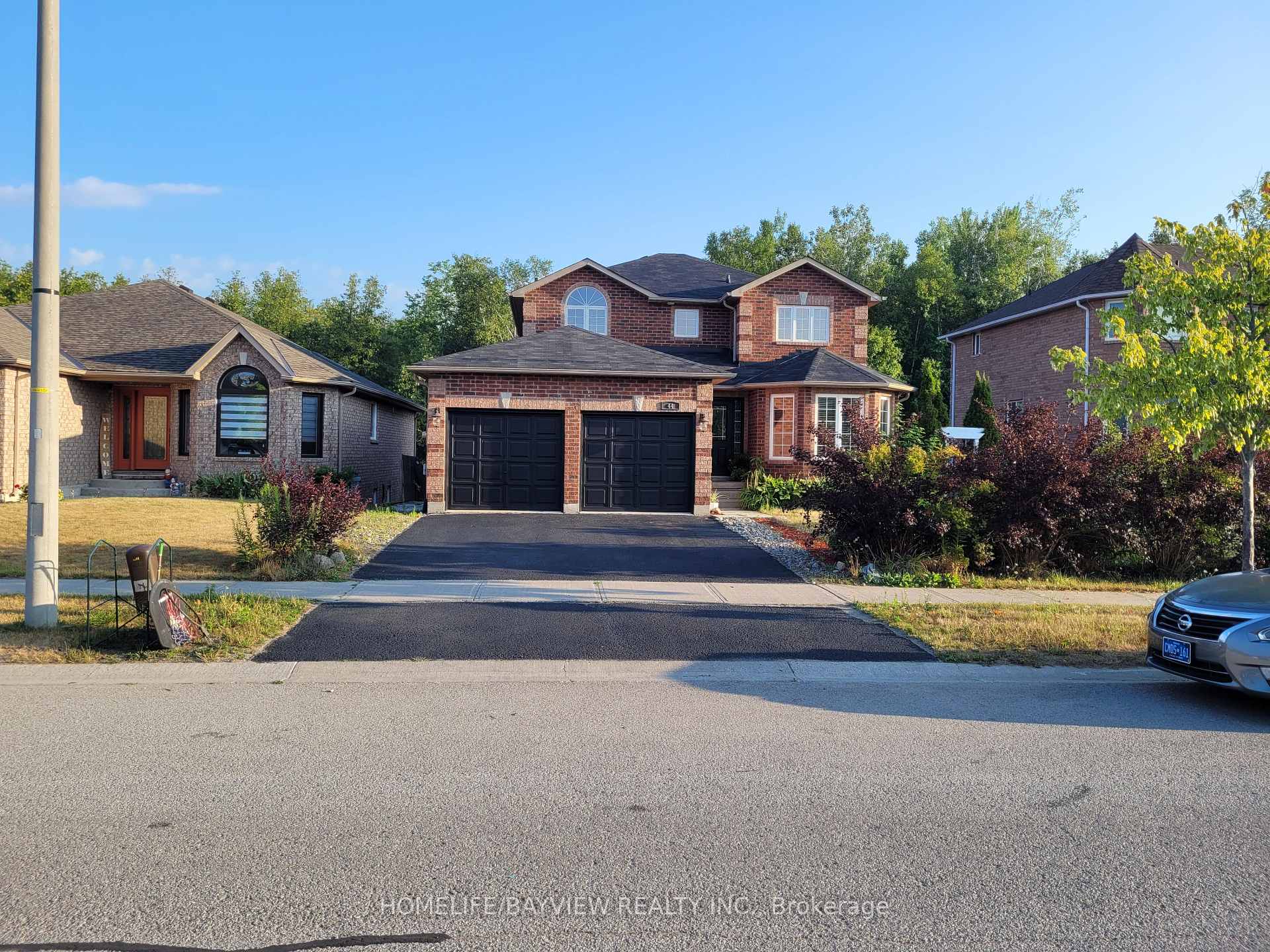 Photo 5 of 44 Thicketwood Avenue, Barrie, Painswick South — HOMEH