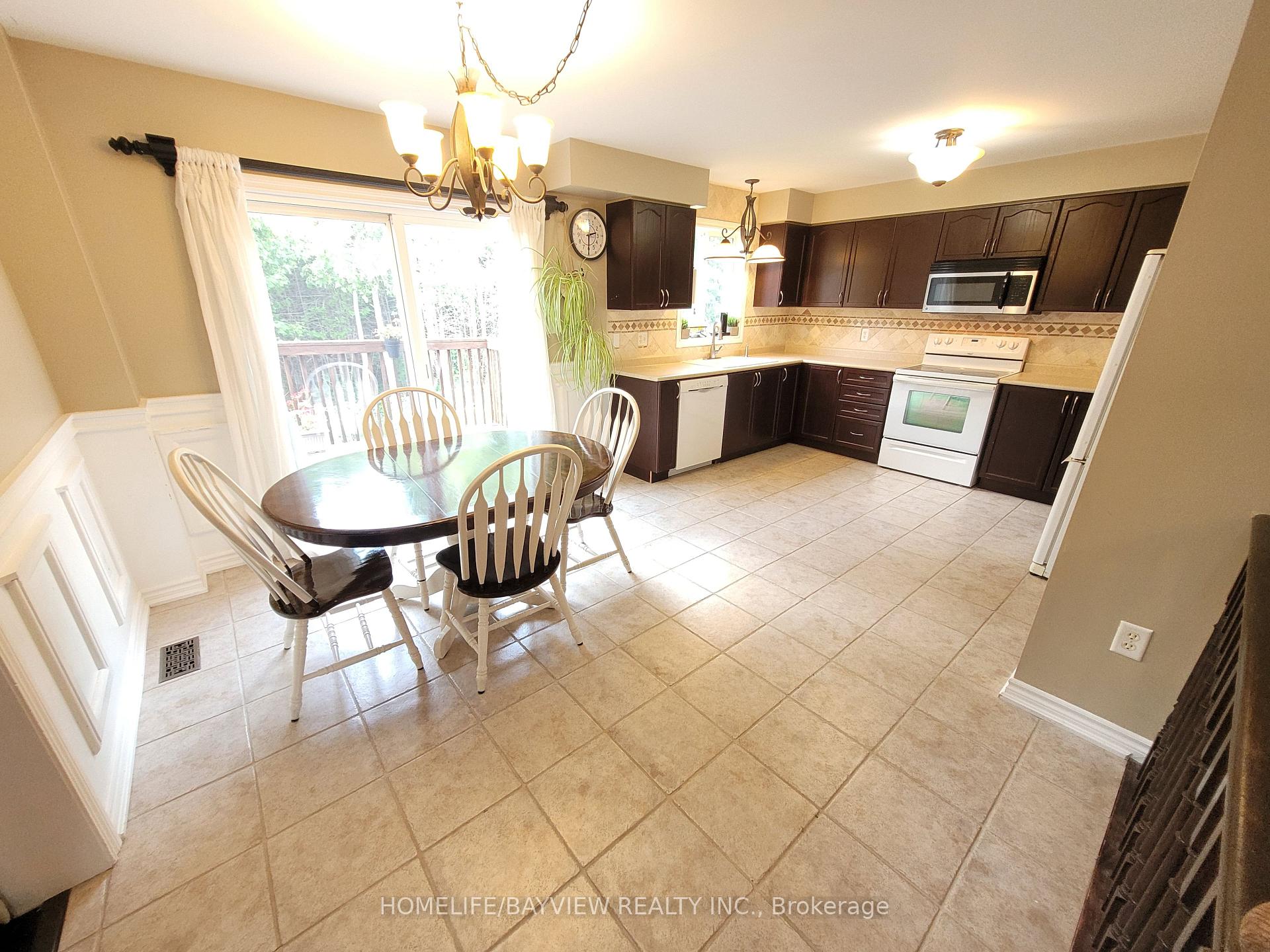 Photo 10 of 44 Thicketwood Avenue, Barrie, Painswick South — HOMEH