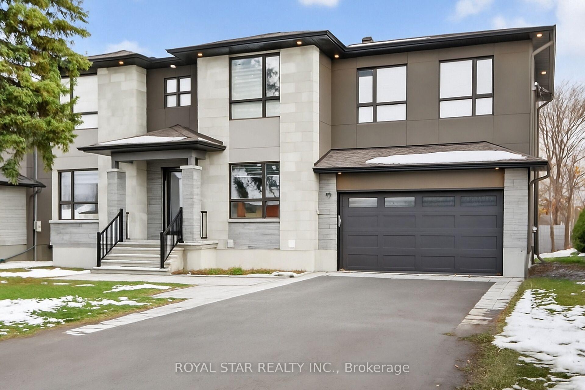 Front of 17 Rideau Heights Drive