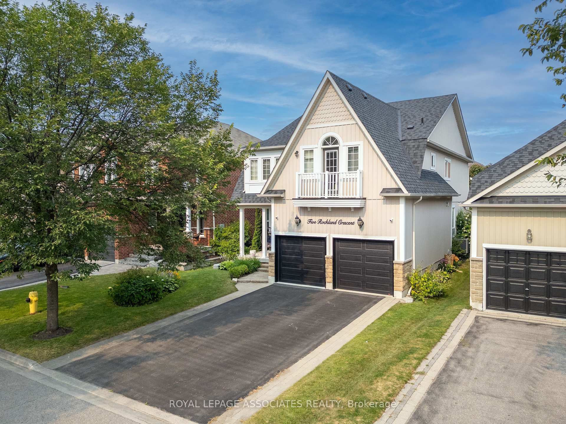 Photo 1 of 5 Rockland Crescent, Whitby, Brooklin — HOMEH