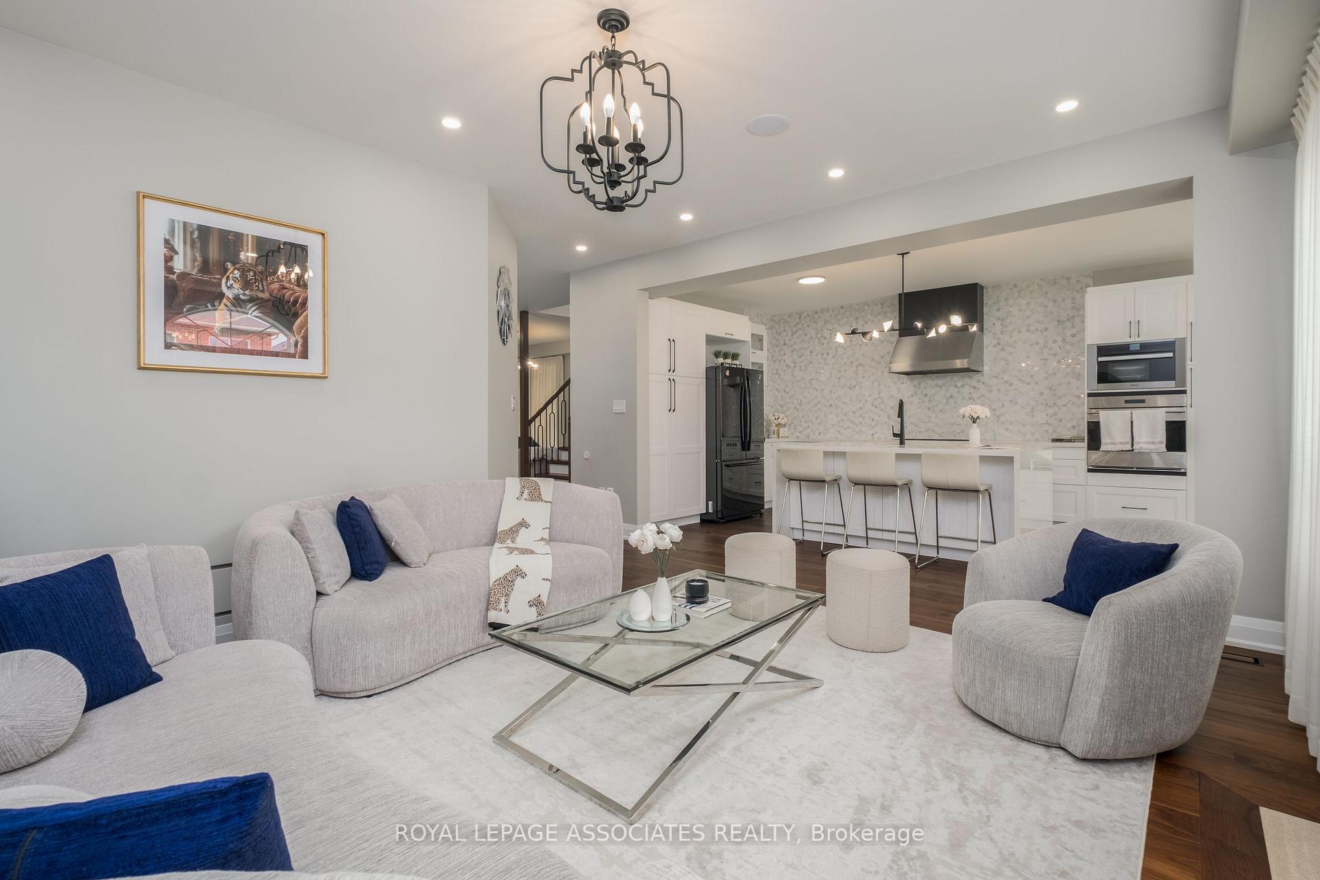 Photo 11 of 5 Rockland Crescent, Whitby, Brooklin — HOMEH