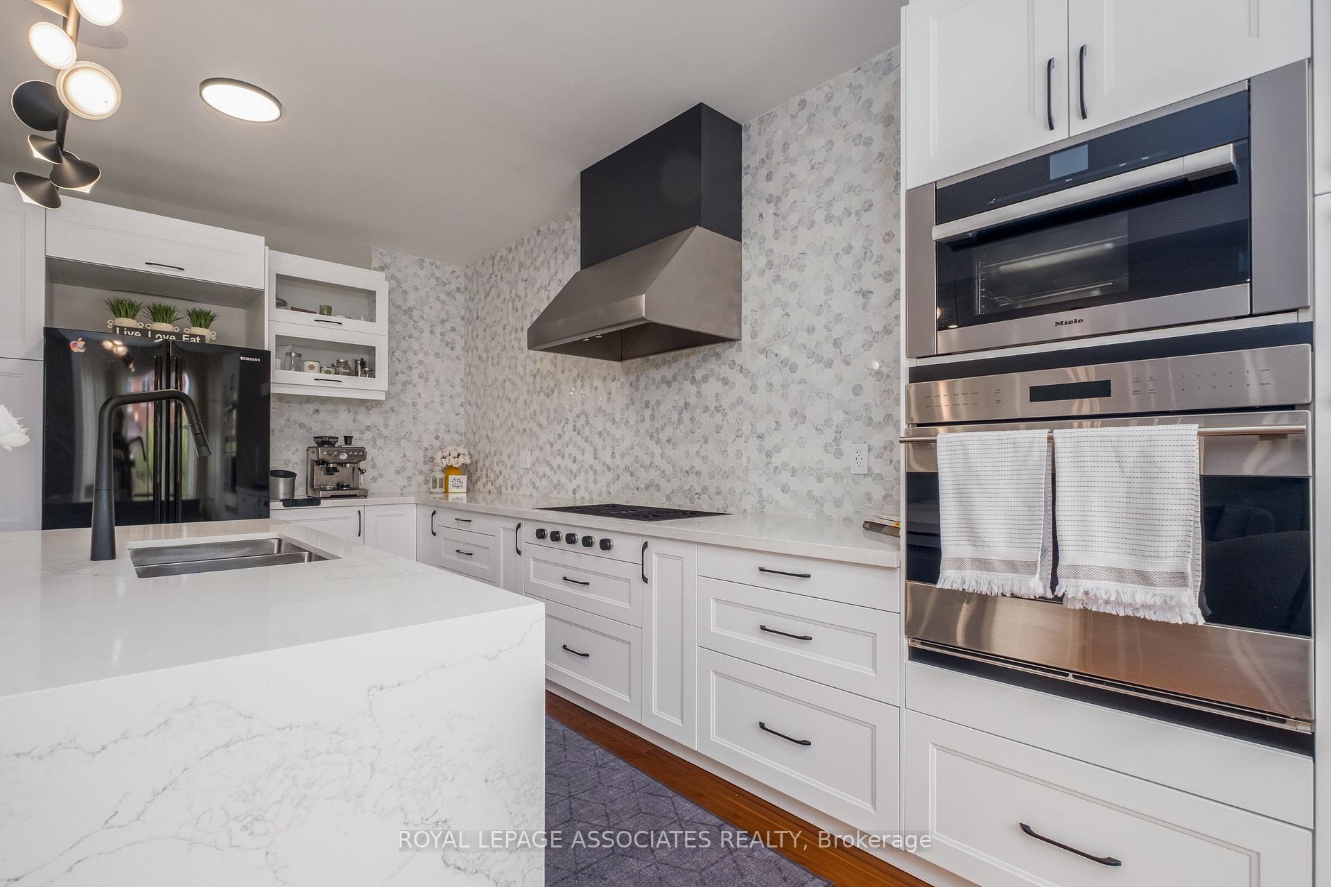 Photo 15 of 5 Rockland Crescent, Whitby, Brooklin — HOMEH
