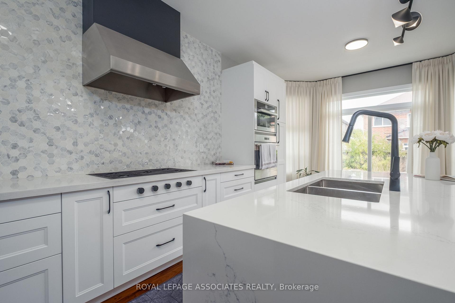 Photo 33 of 5 Rockland Crescent, Whitby, Brooklin — HOMEH