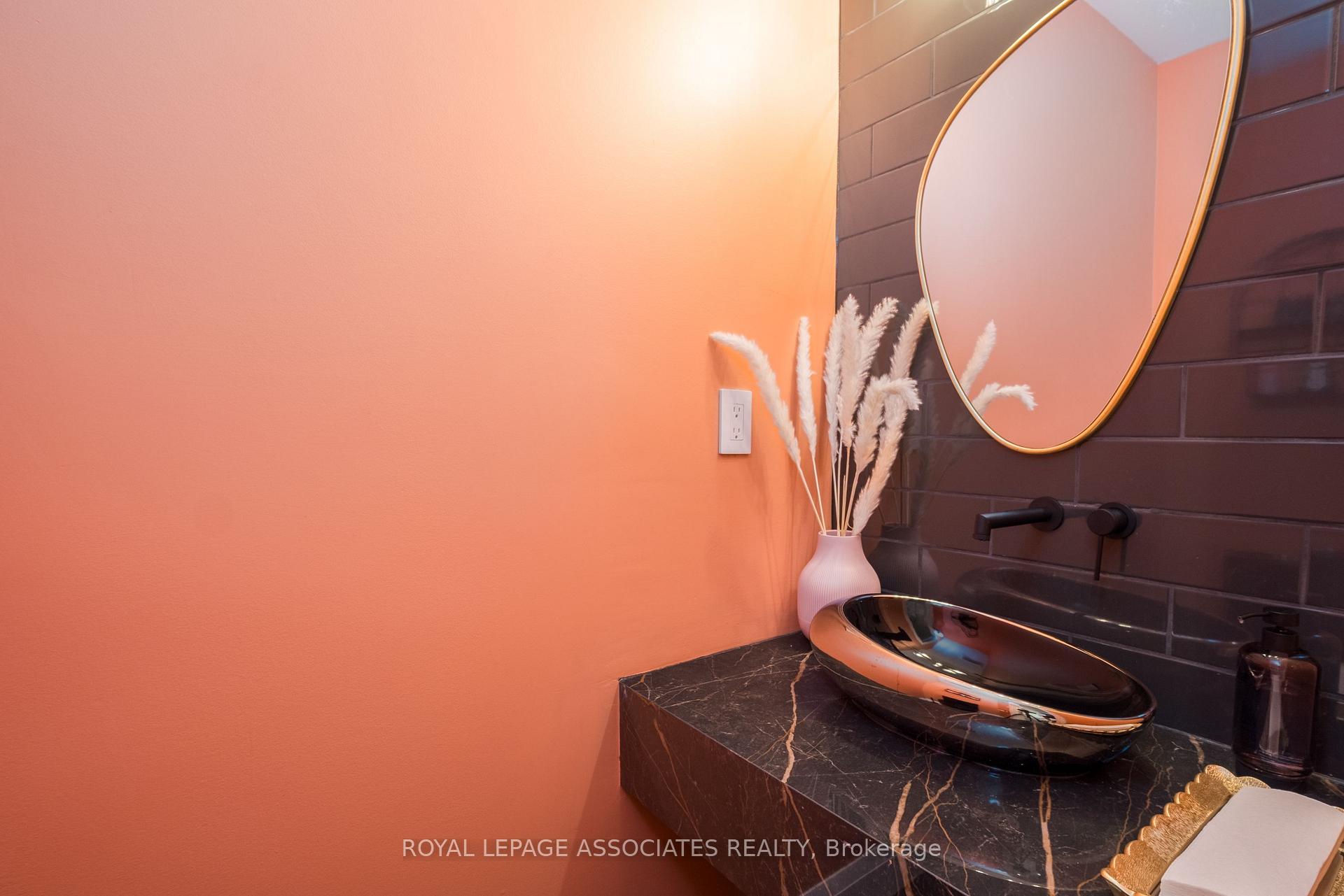 Photo 14 of 5 Rockland Crescent, Whitby, Brooklin — HOMEH