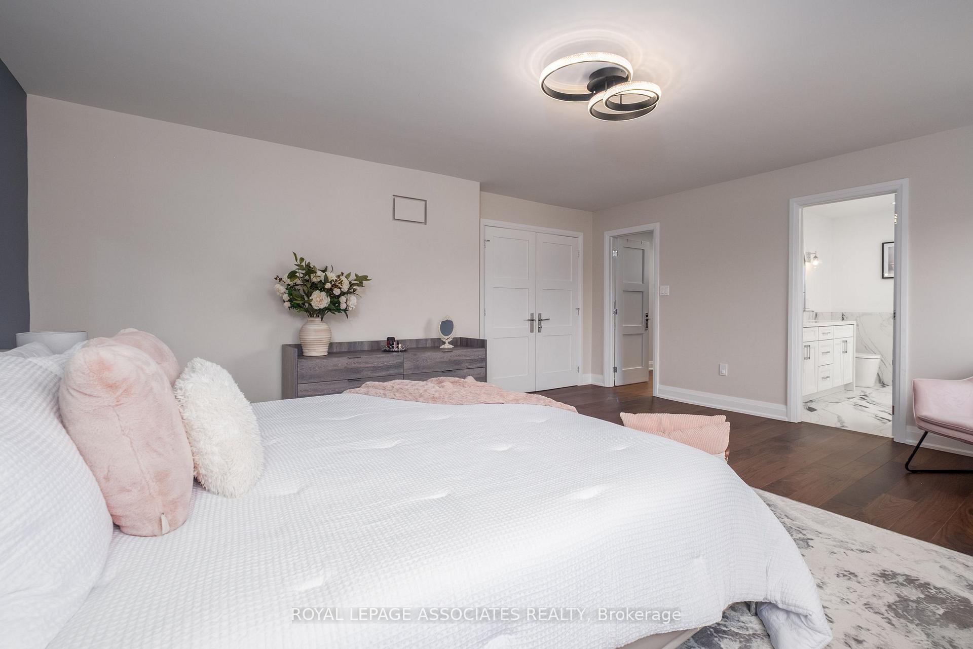Photo 6 of 5 Rockland Crescent, Whitby, Brooklin — HOMEH