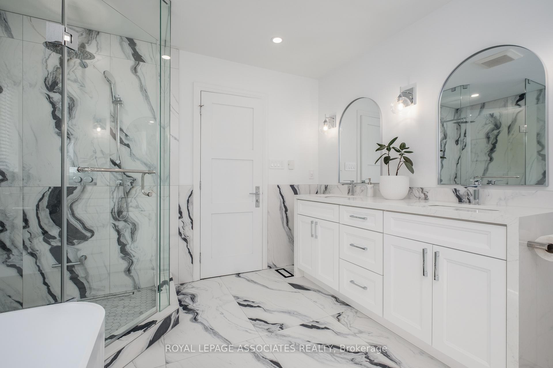Photo 7 of 5 Rockland Crescent, Whitby, Brooklin — HOMEH