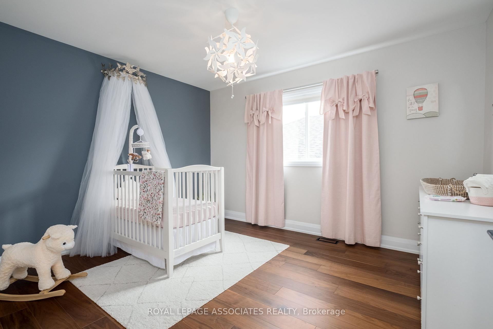 Photo 19 of 5 Rockland Crescent, Whitby, Brooklin — HOMEH
