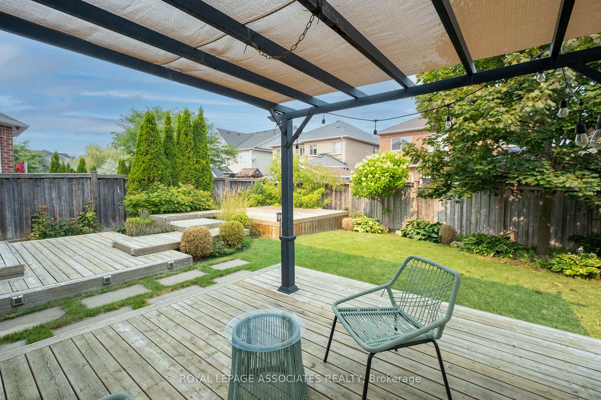 Photo 40 of 5 Rockland Crescent, Whitby, Brooklin — HOMEH