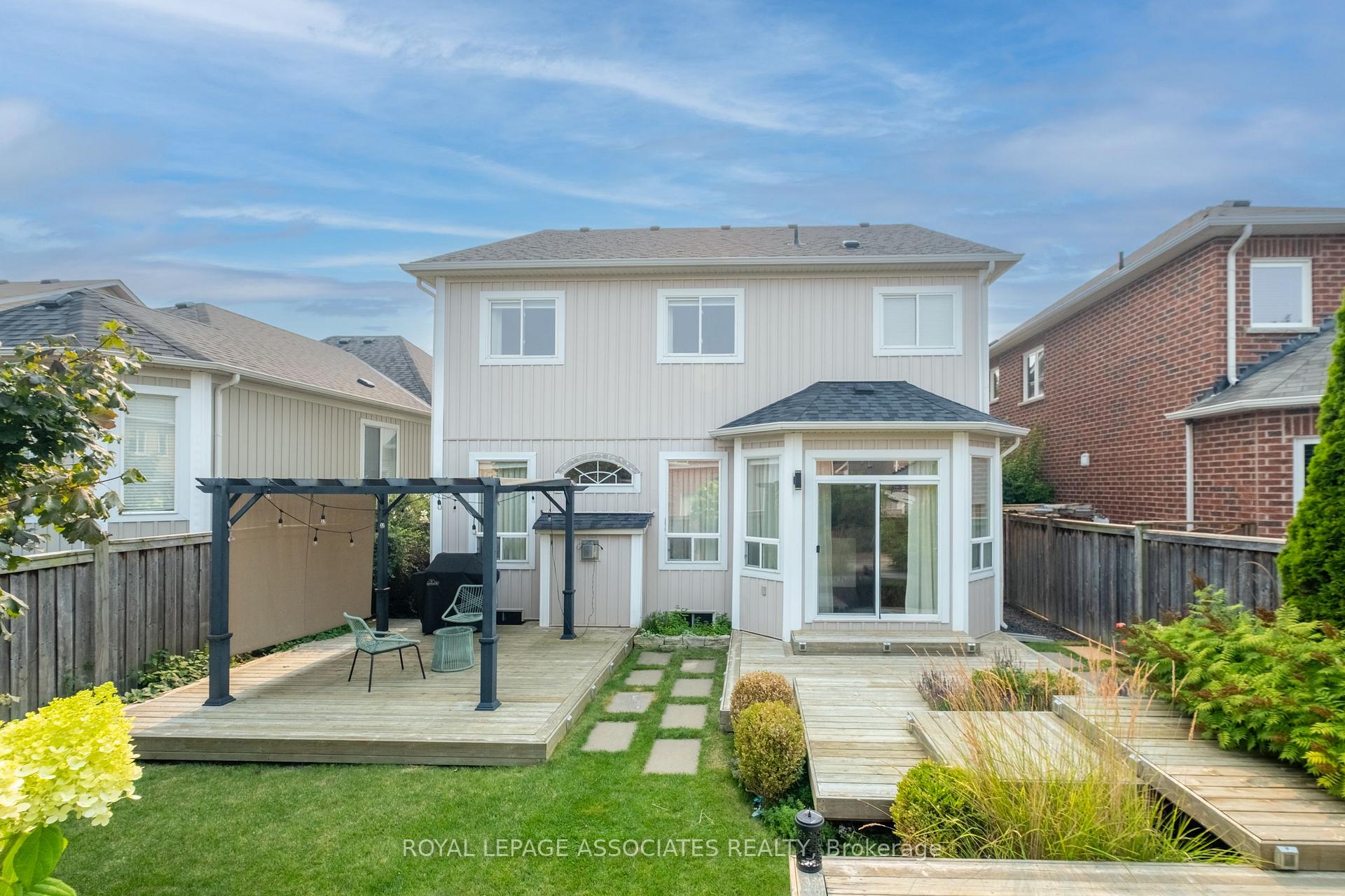 Photo 48 of 5 Rockland Crescent, Whitby, Brooklin — HOMEH