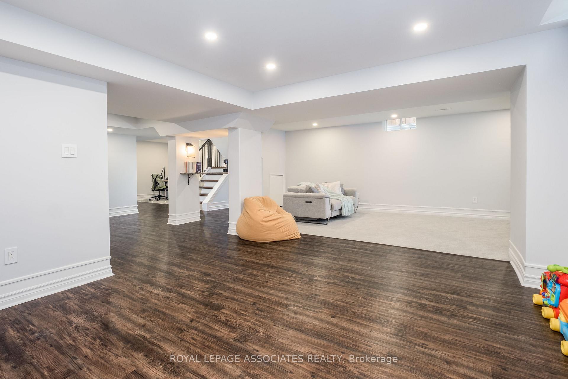 Photo 37 of 5 Rockland Crescent, Whitby, Brooklin — HOMEH