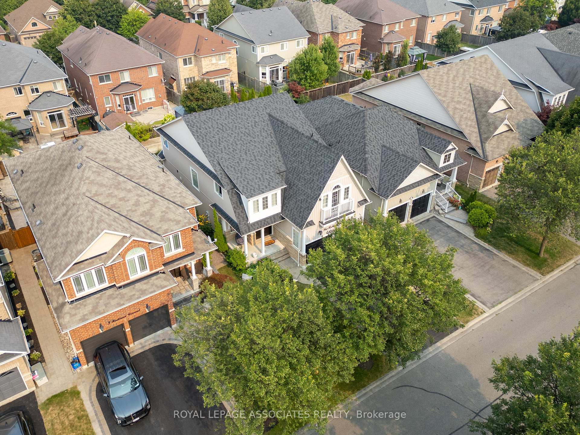 Photo 49 of 5 Rockland Crescent, Whitby, Brooklin — HOMEH