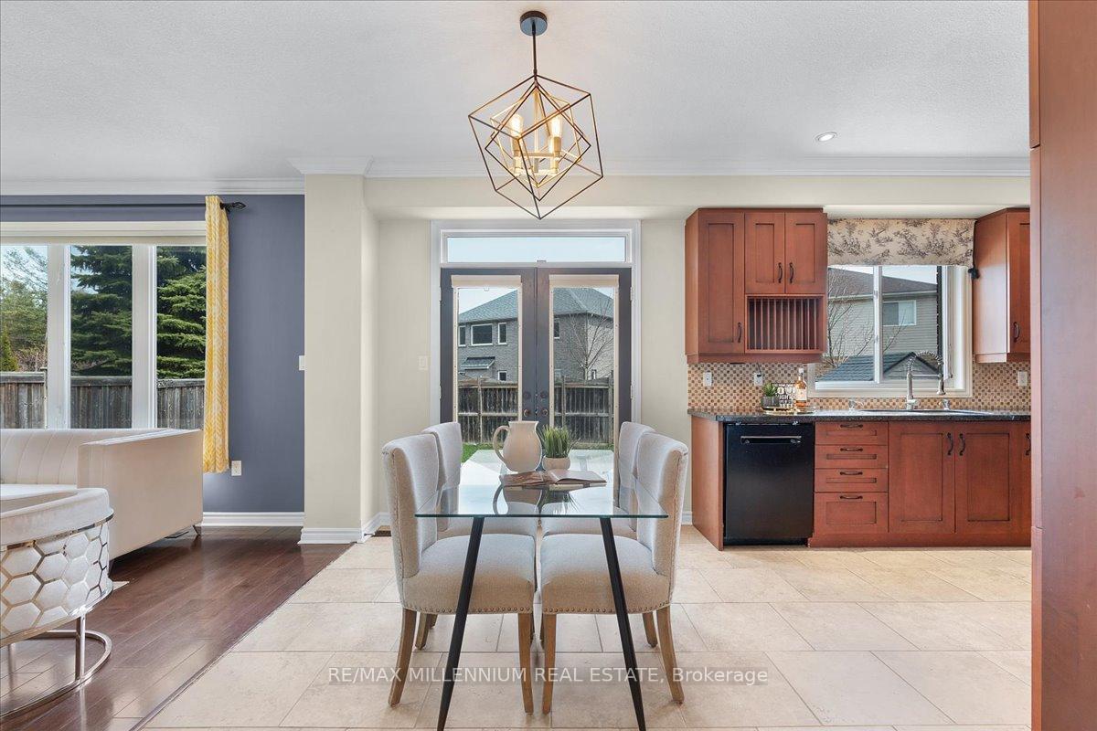 Photo 13 of 3 Prince Williams Way, Barrie, Innis-Shore — HOMEH