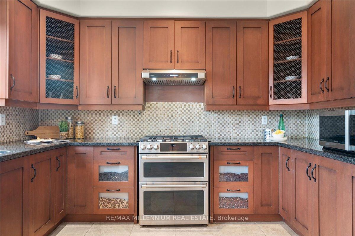 Photo 17 of 3 Prince Williams Way, Barrie, Innis-Shore — HOMEH
