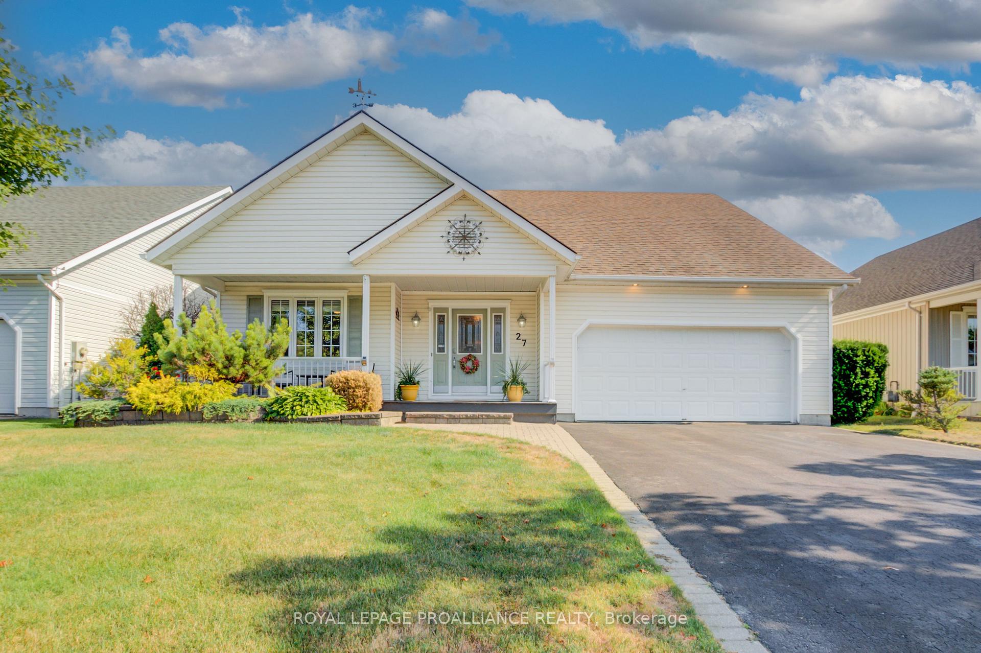 Front of 27 Sandpiper Way